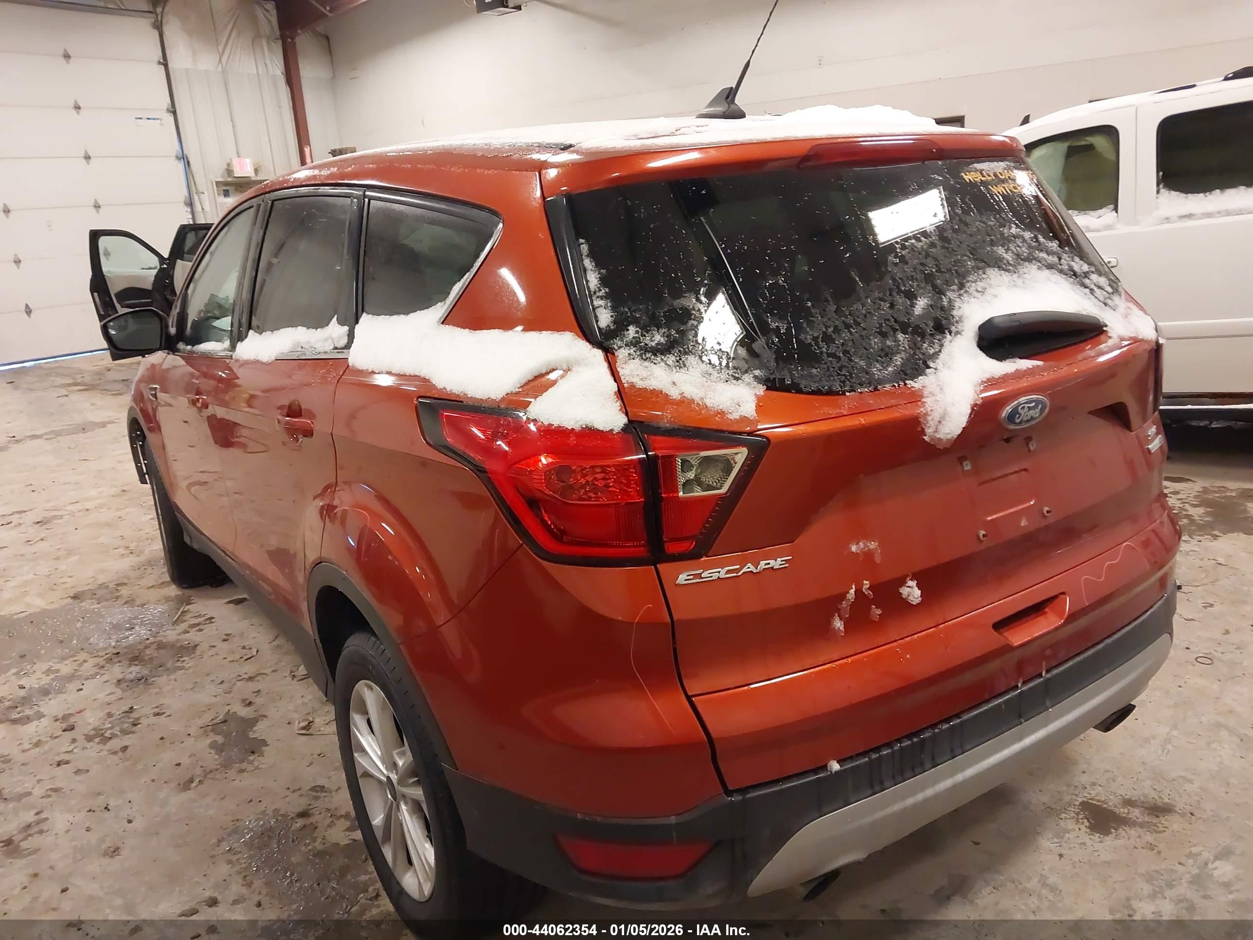 FORD ESCAPE image 3