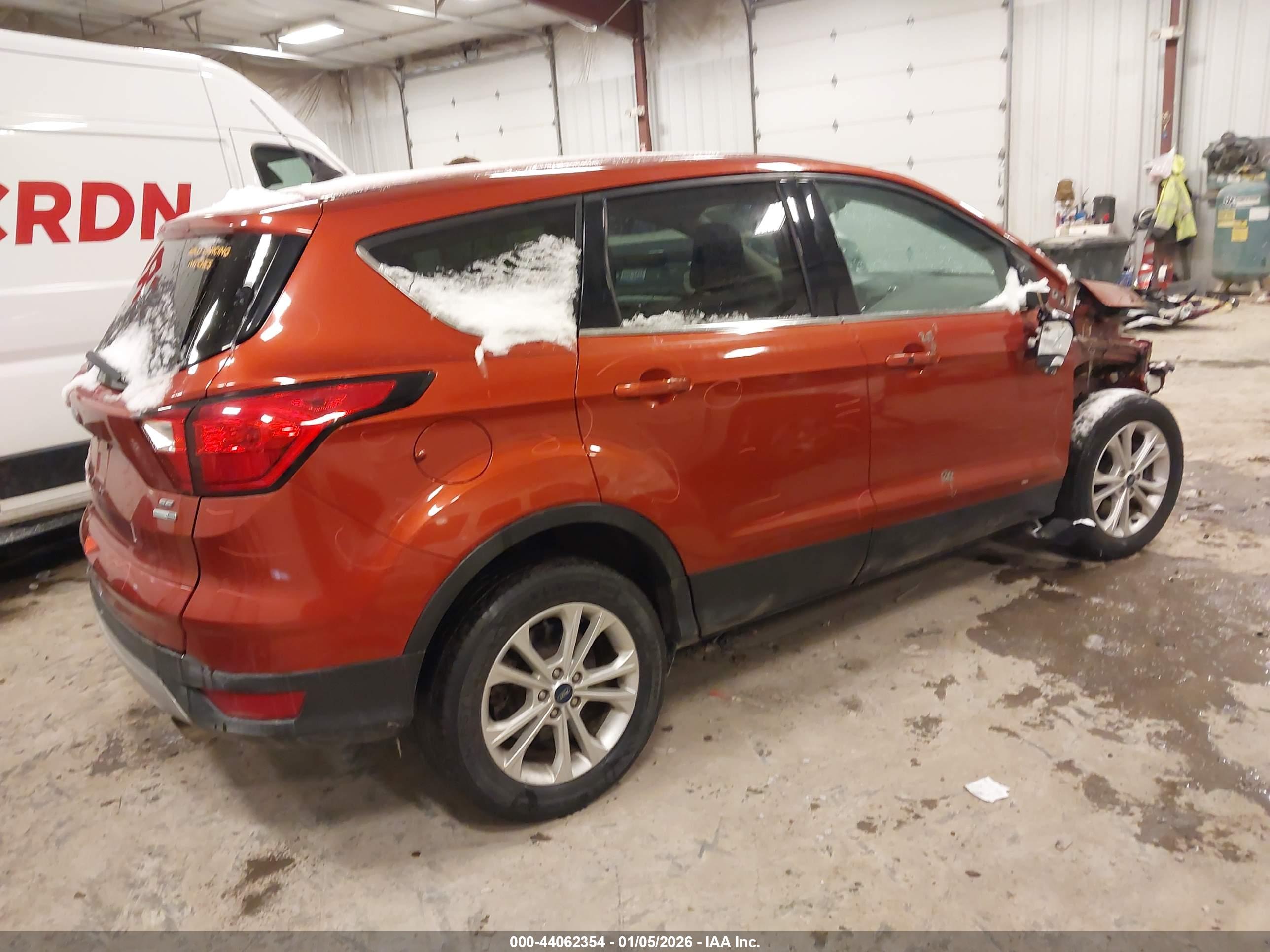 FORD ESCAPE image 4