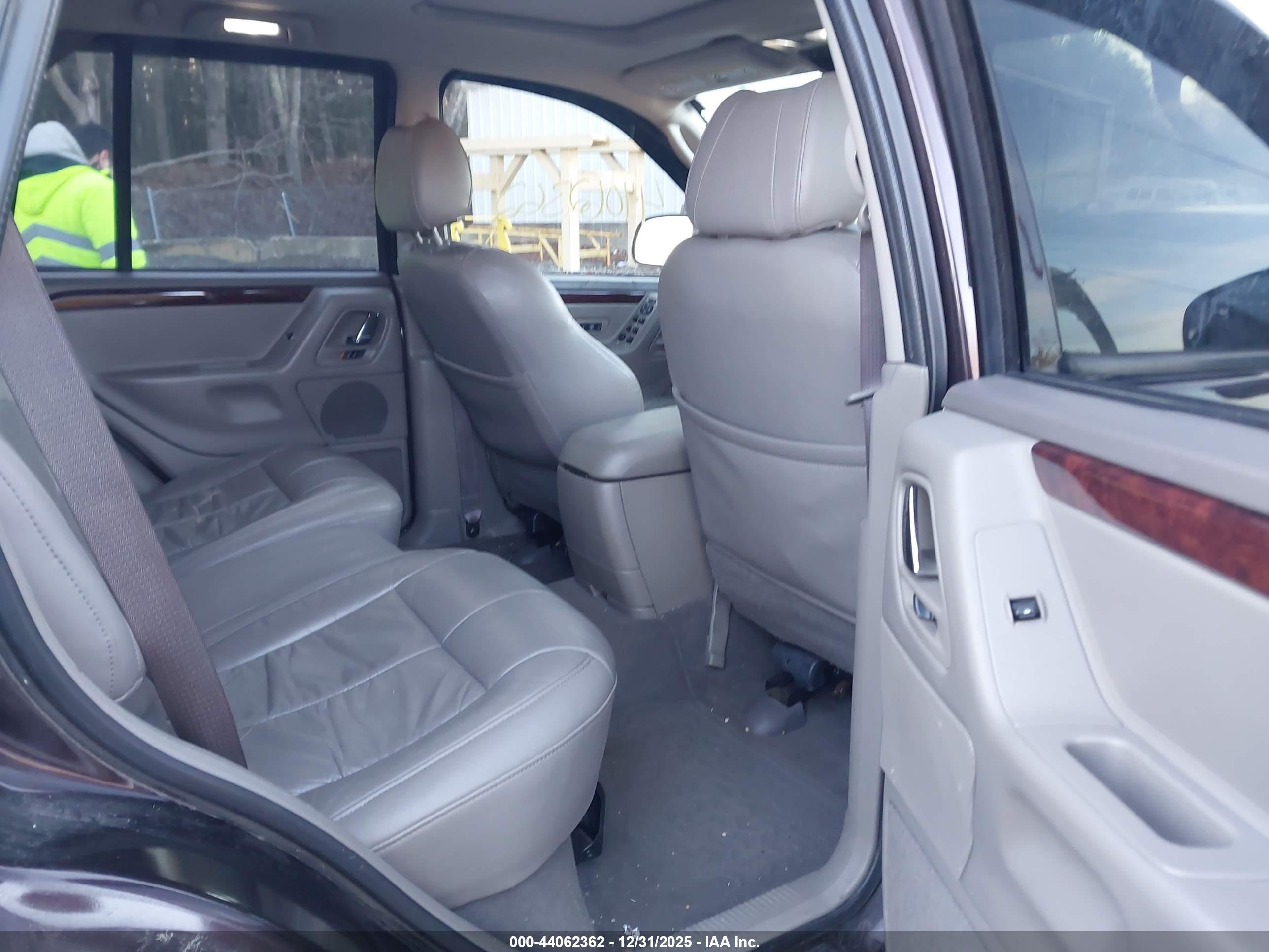 JEEP GRAND image 8