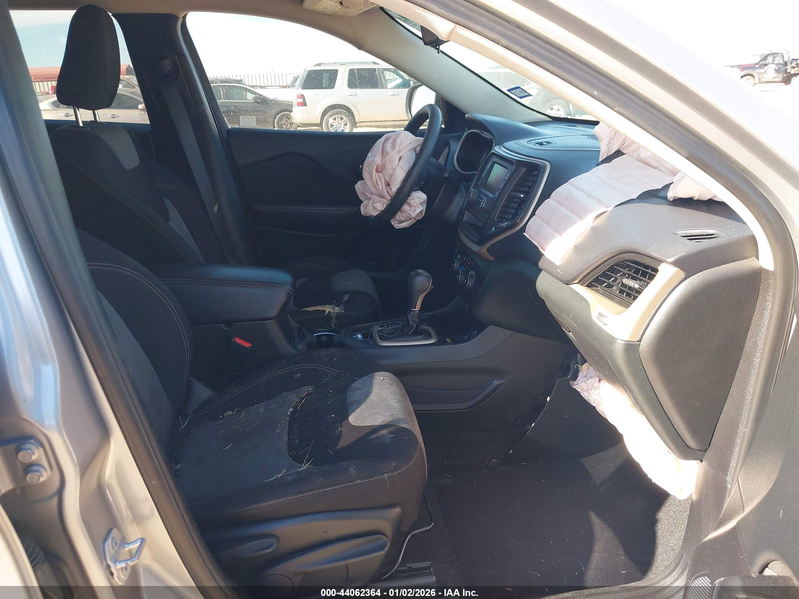 JEEP CHEROKEE image 5
