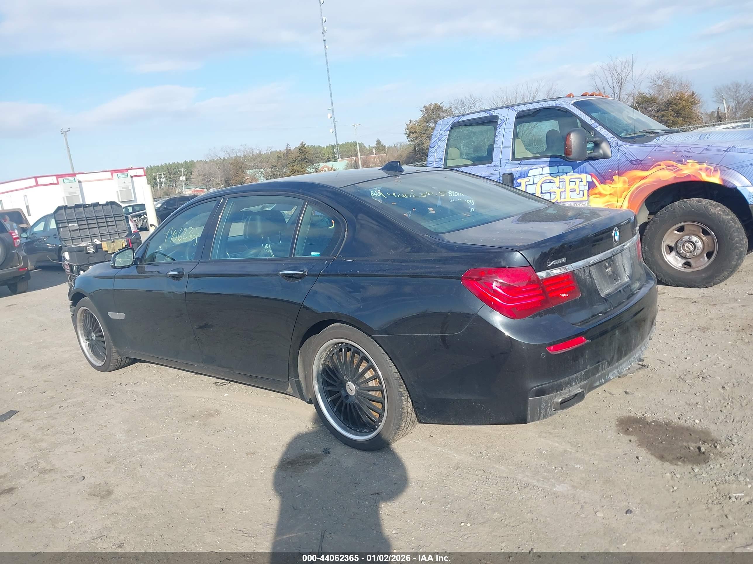 BMW 750LI image 3