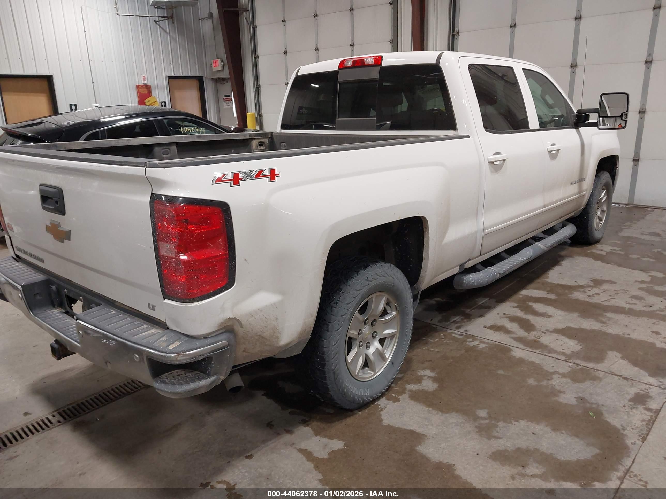 CHEVROLET SILVERADO image 4