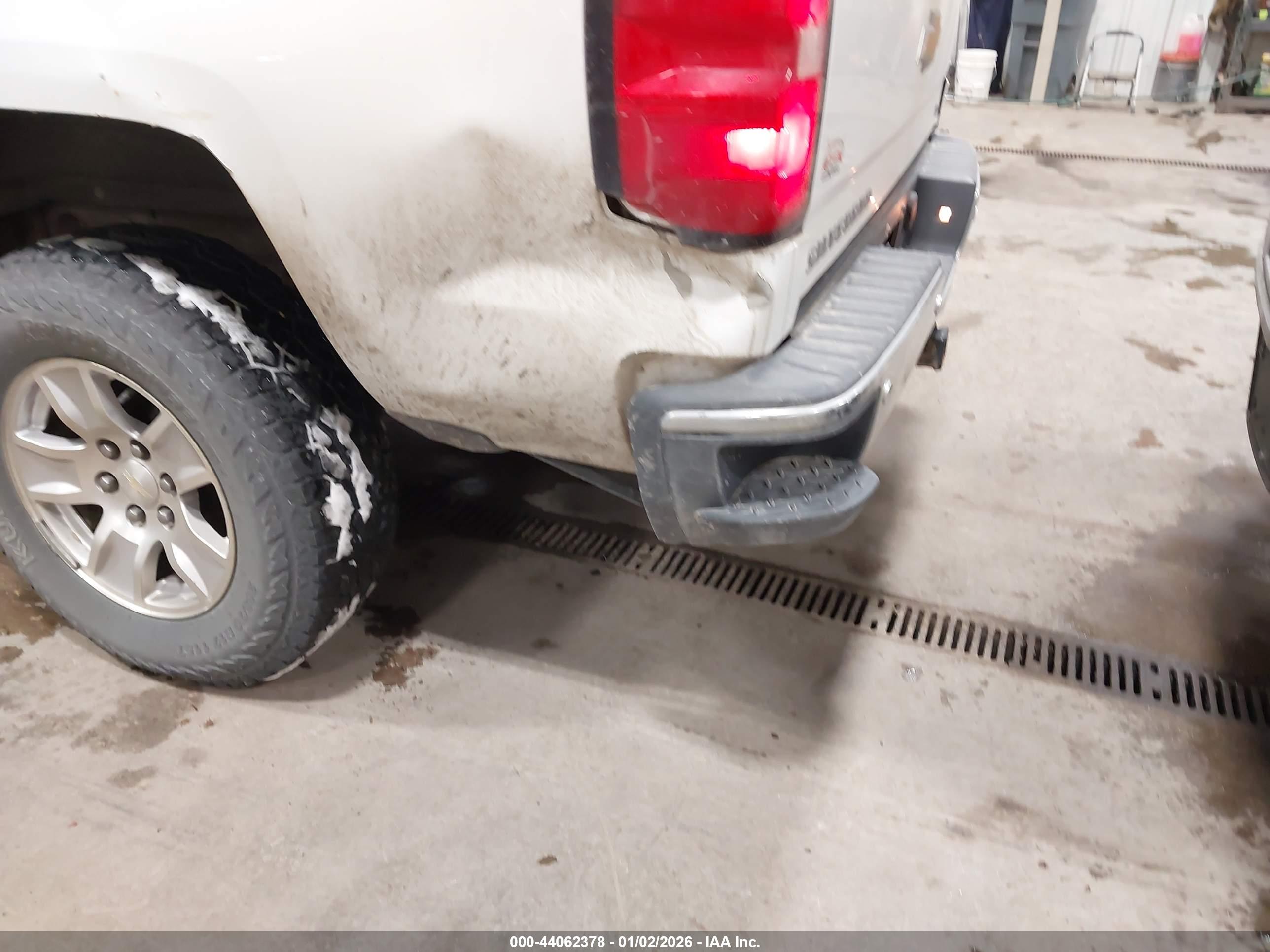 CHEVROLET SILVERADO image 6