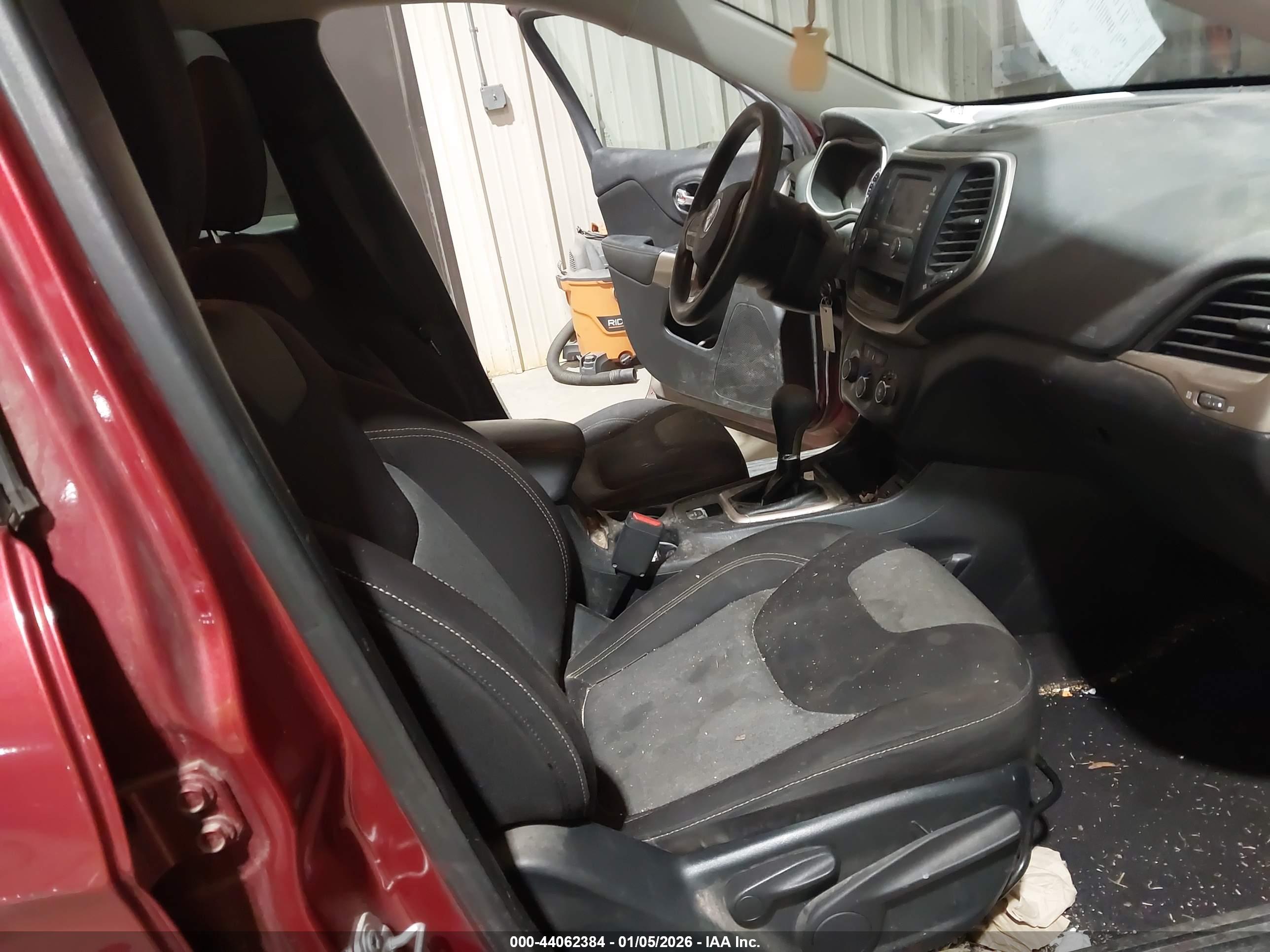 JEEP CHEROKEE image 5