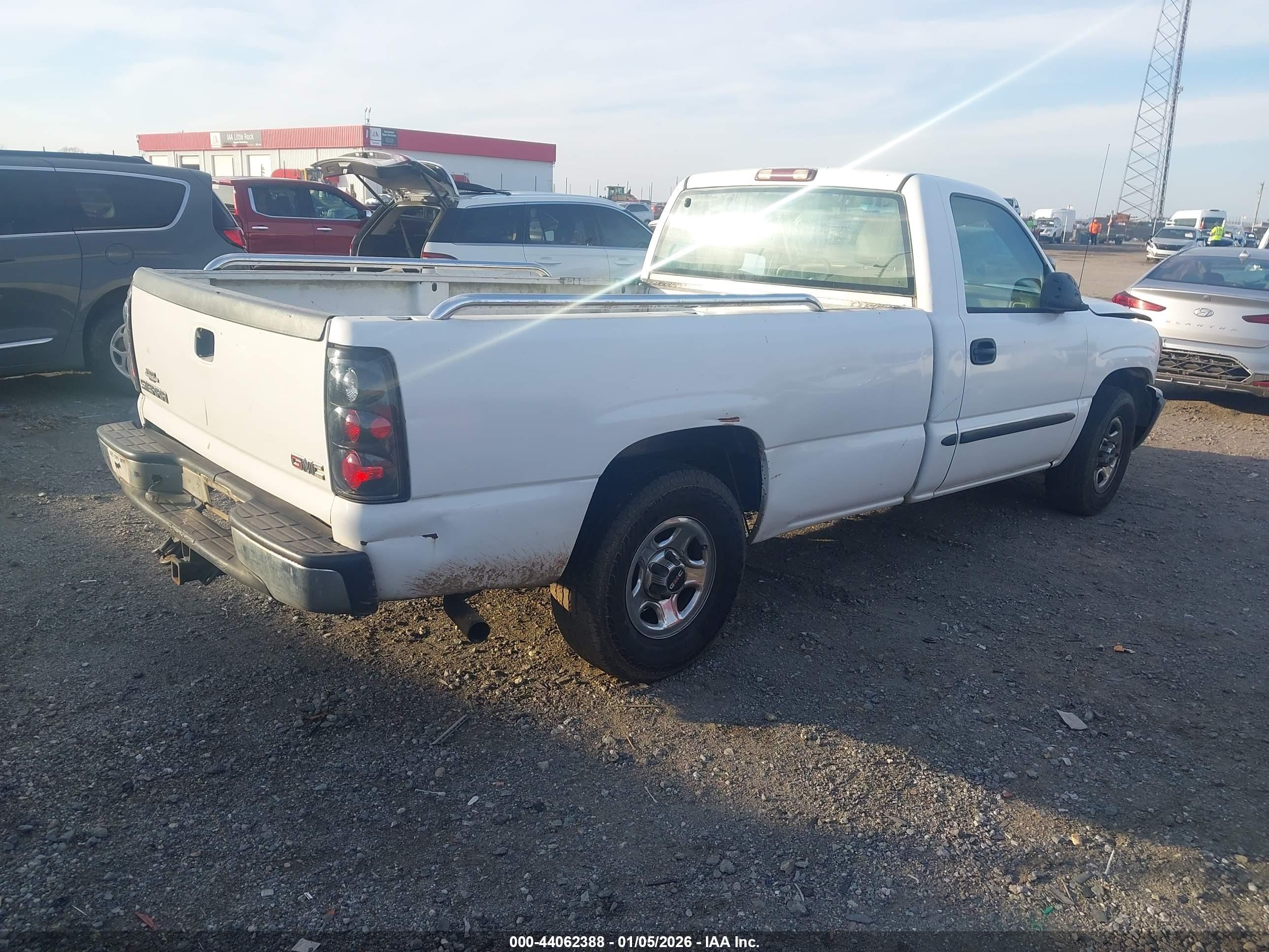 GMC SIERRA image 4