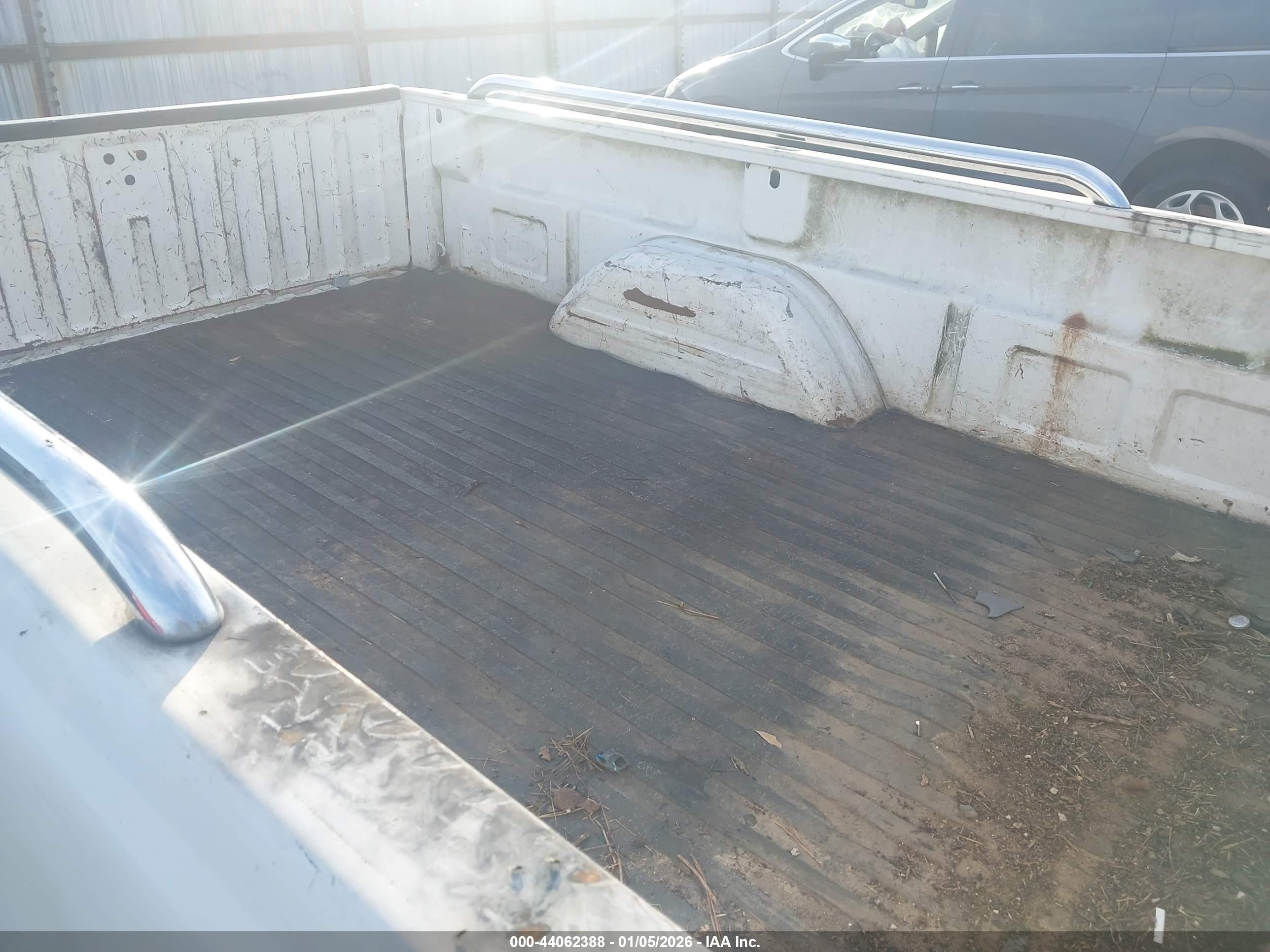 GMC SIERRA image 8