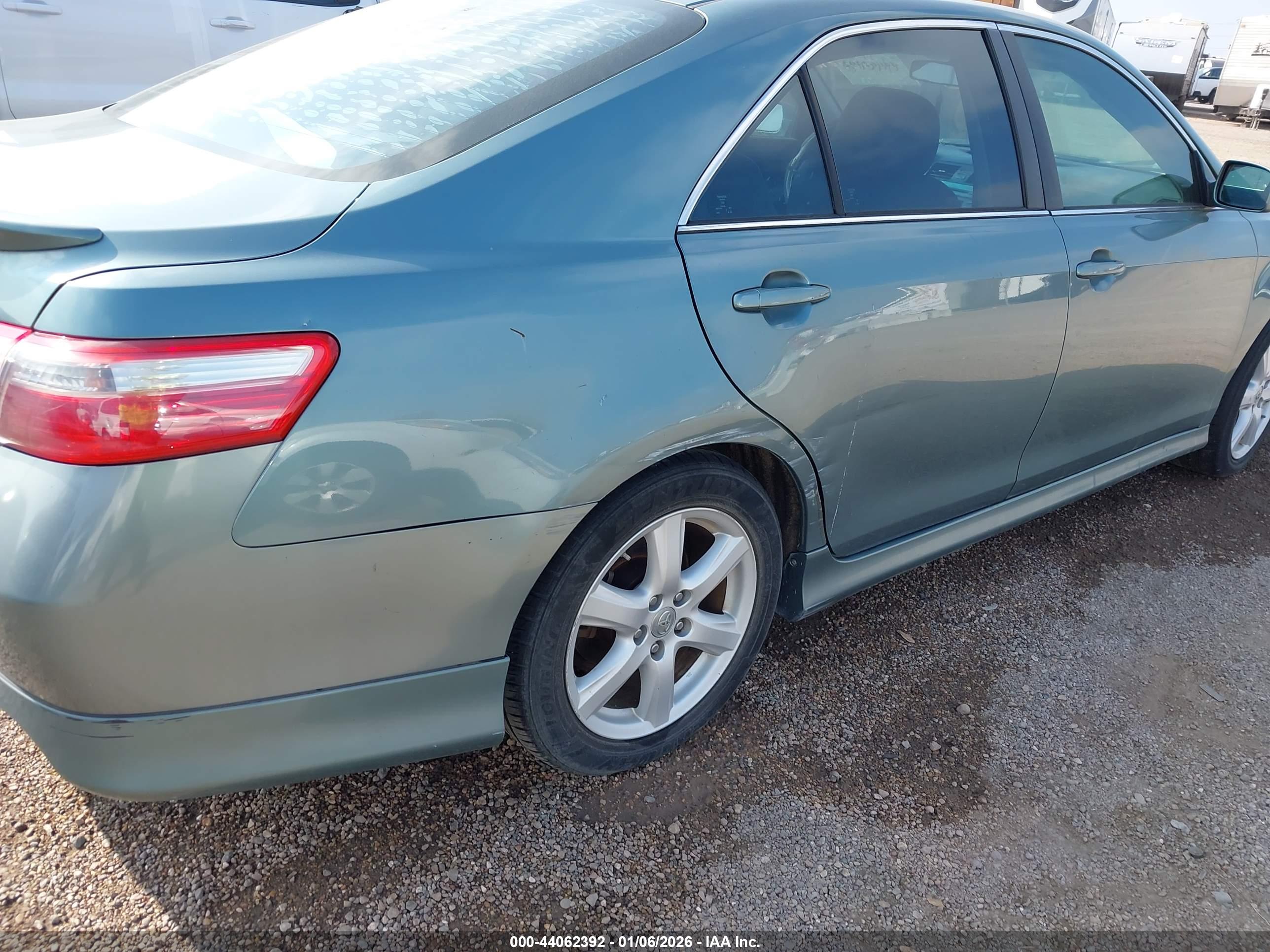TOYOTA CAMRY image 6