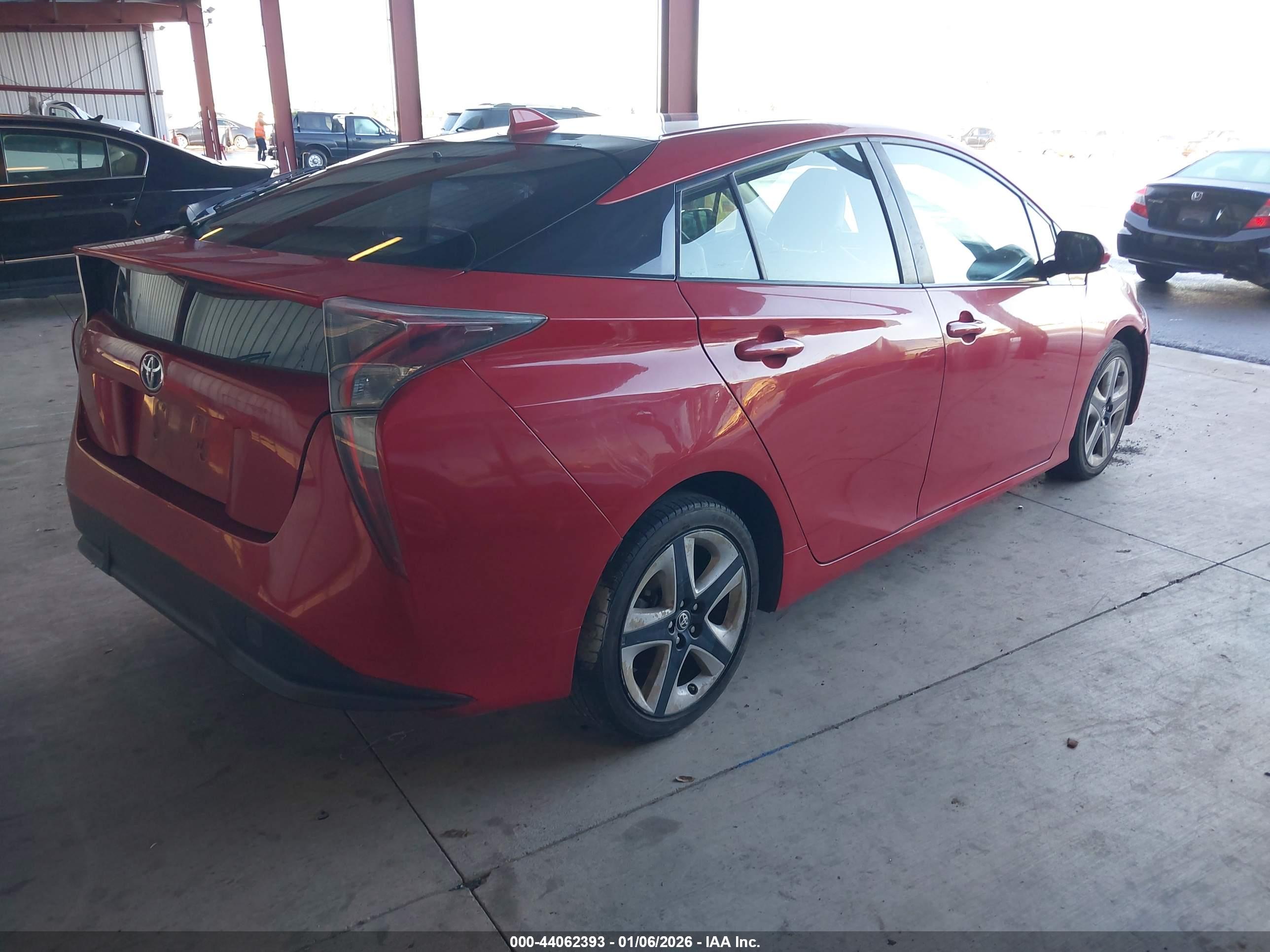 TOYOTA PRIUS image 4