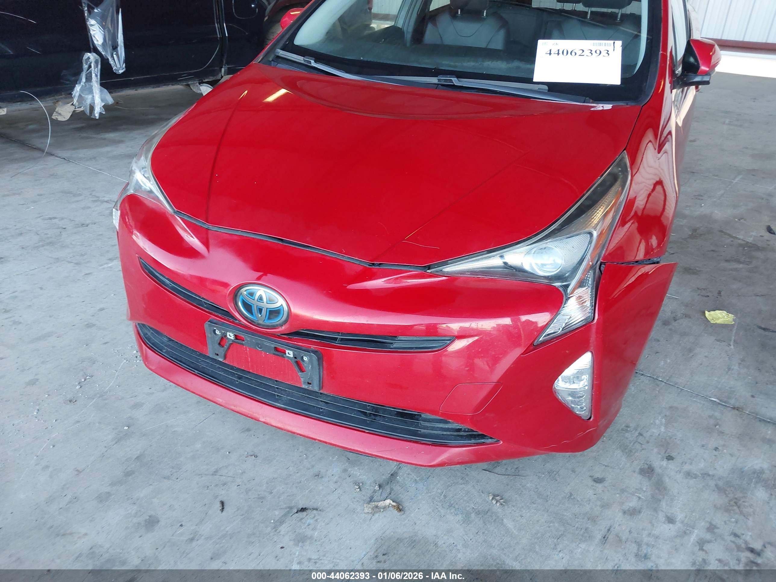 TOYOTA PRIUS image 6