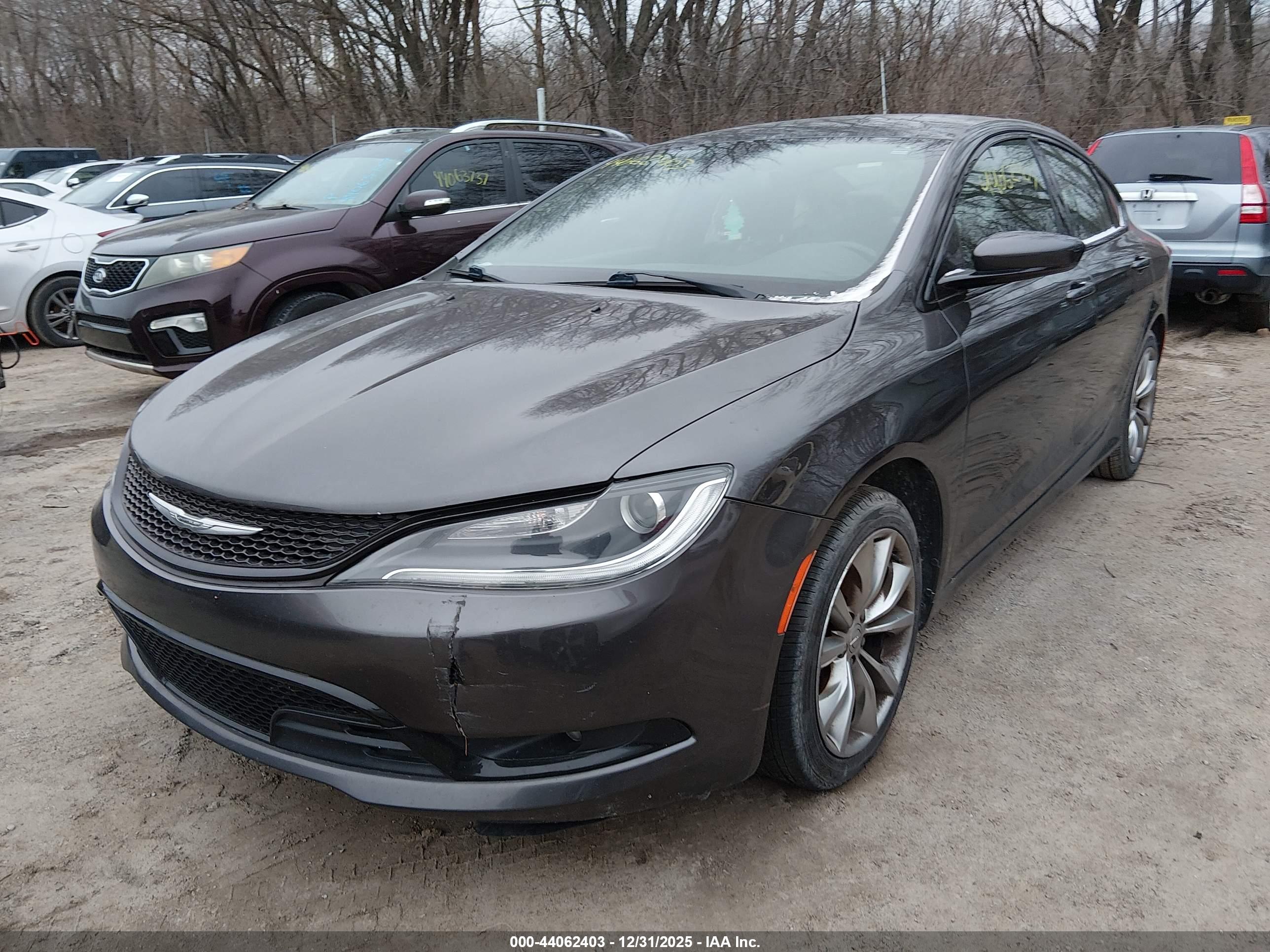 CHRYSLER 200 image 2