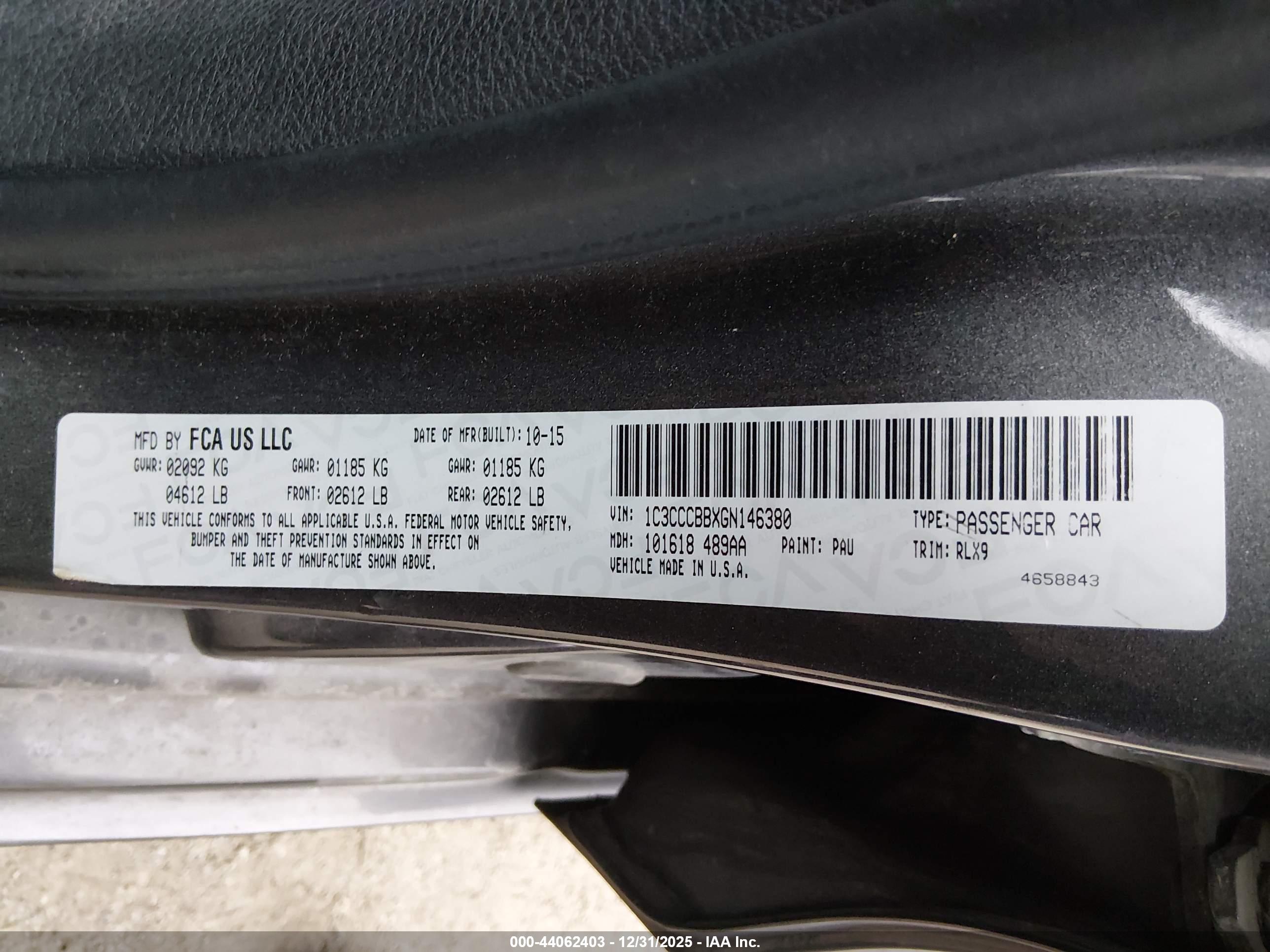 CHRYSLER 200 image 9