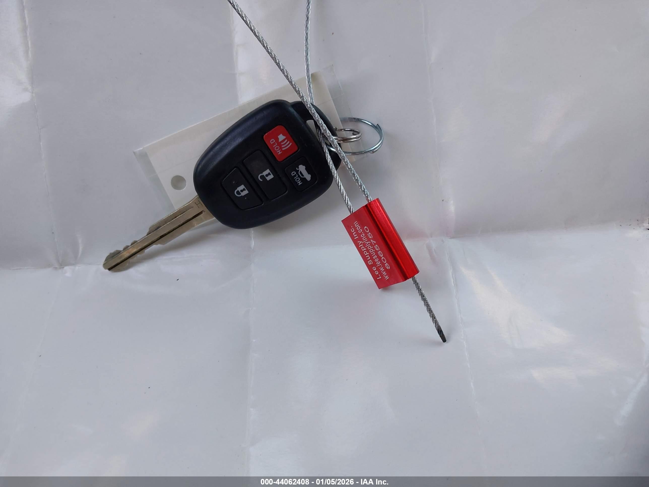 TOYOTA COROLLA image 11
