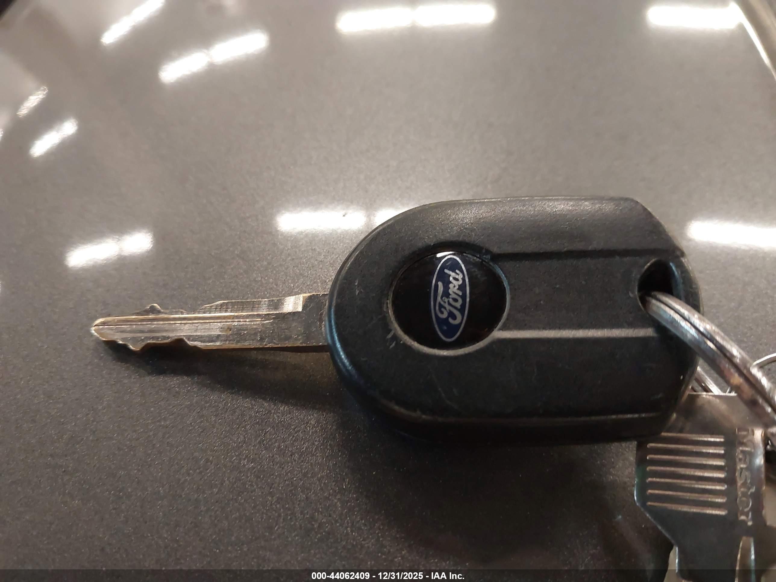 FORD ESCAPE image 11