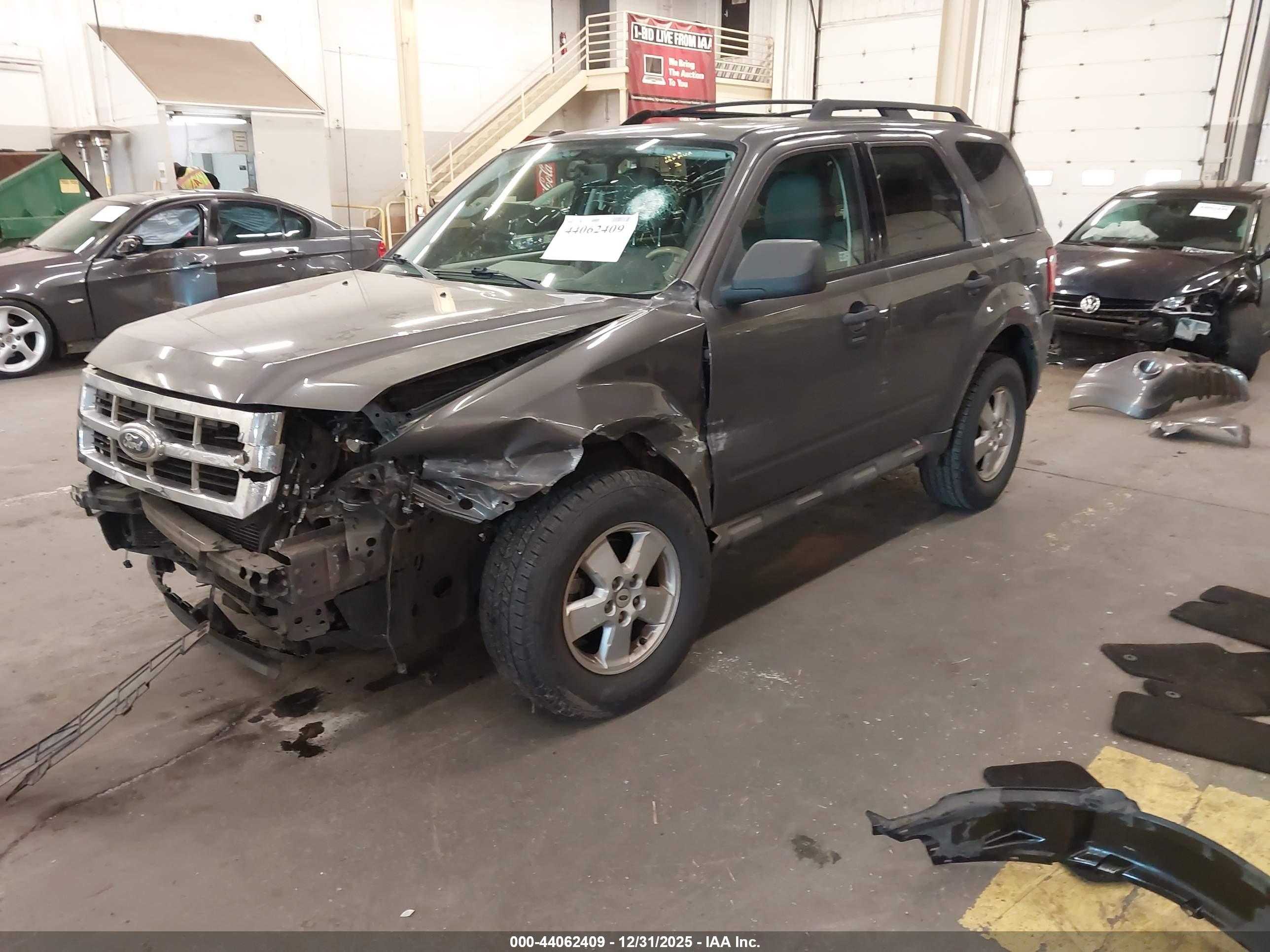 FORD ESCAPE image 2