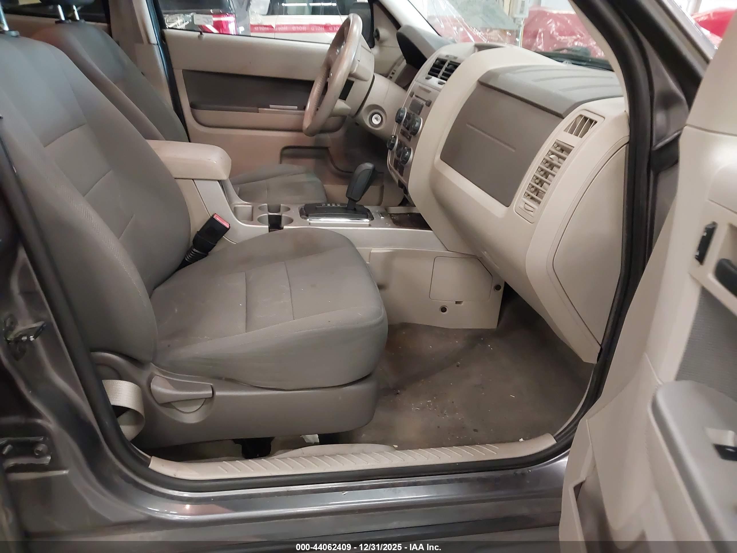 FORD ESCAPE image 5