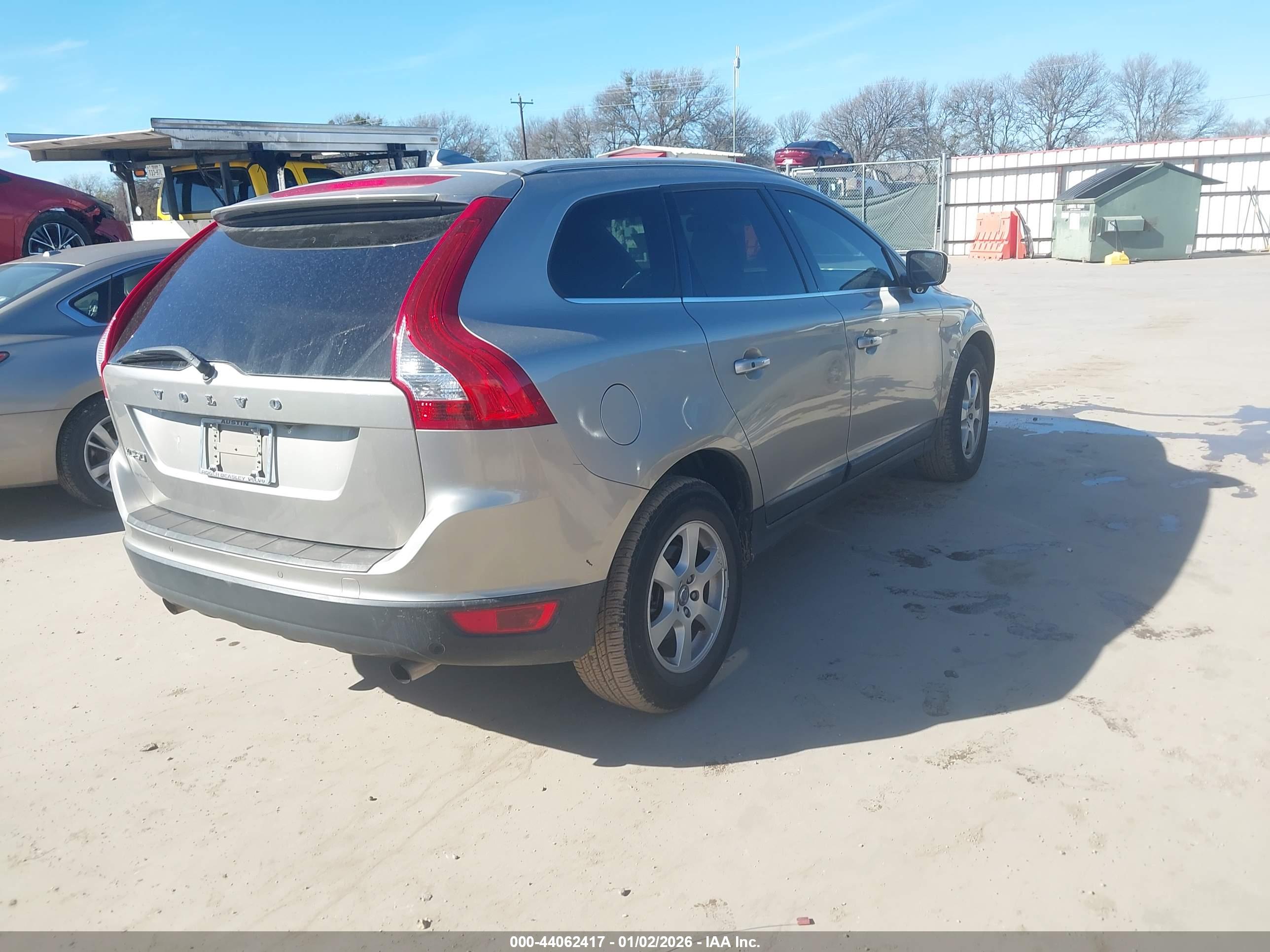 VOLVO XC60 image 4