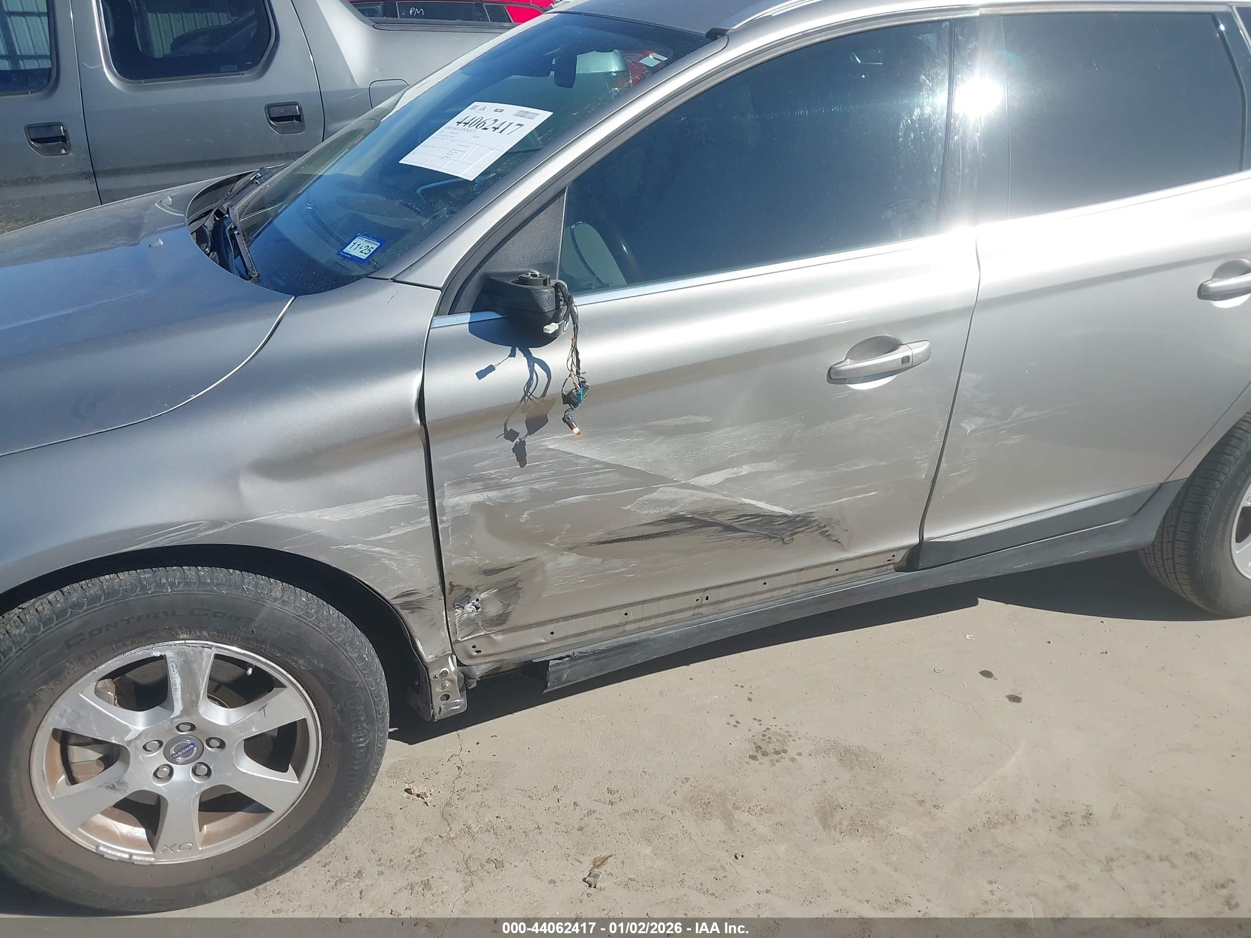 VOLVO XC60 image 6