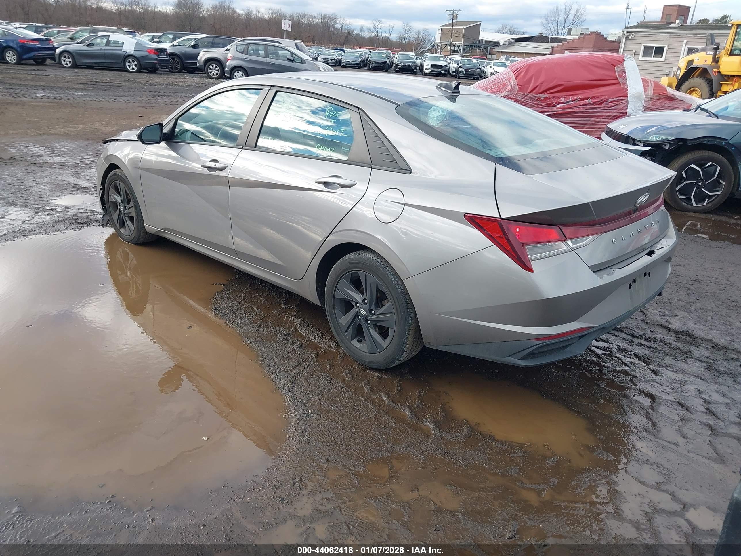 HYUNDAI ELANTRA image 3