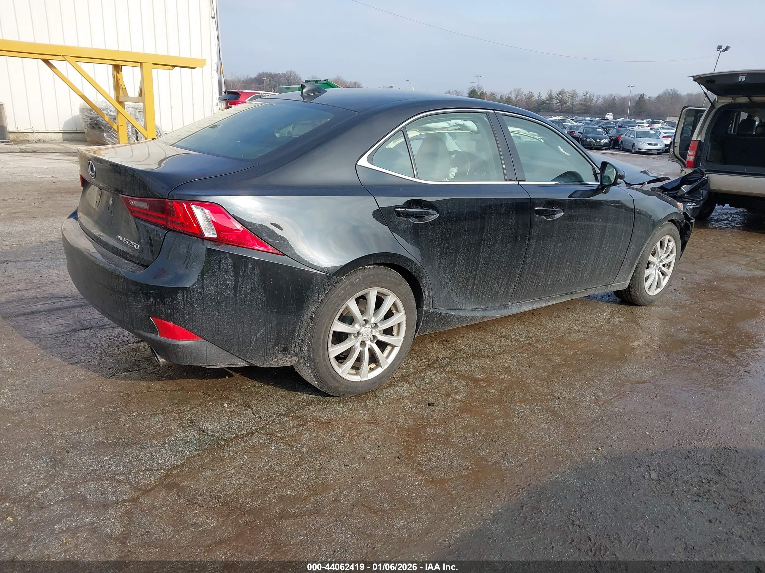 LEXUS IS image 4