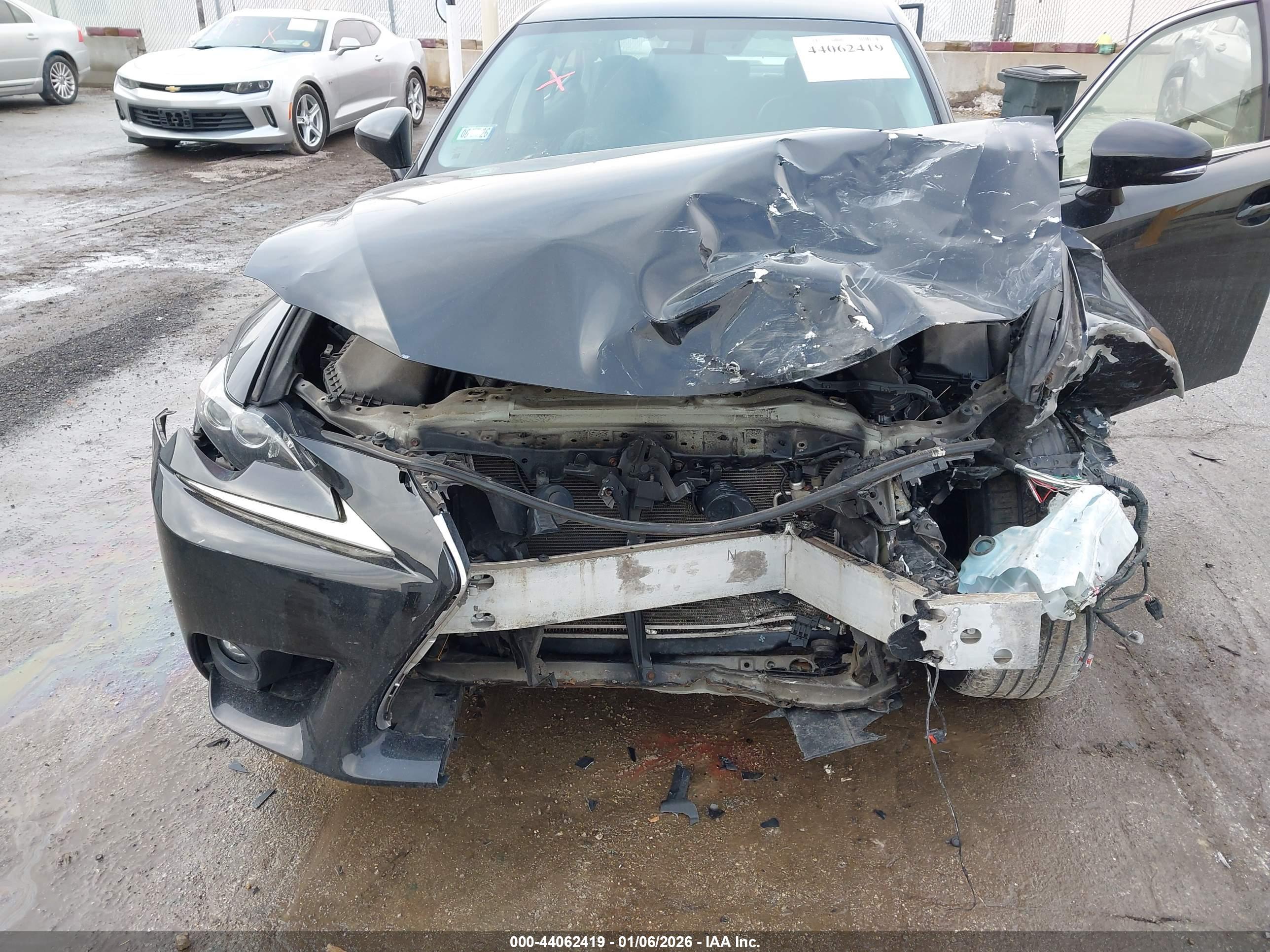 LEXUS IS image 6