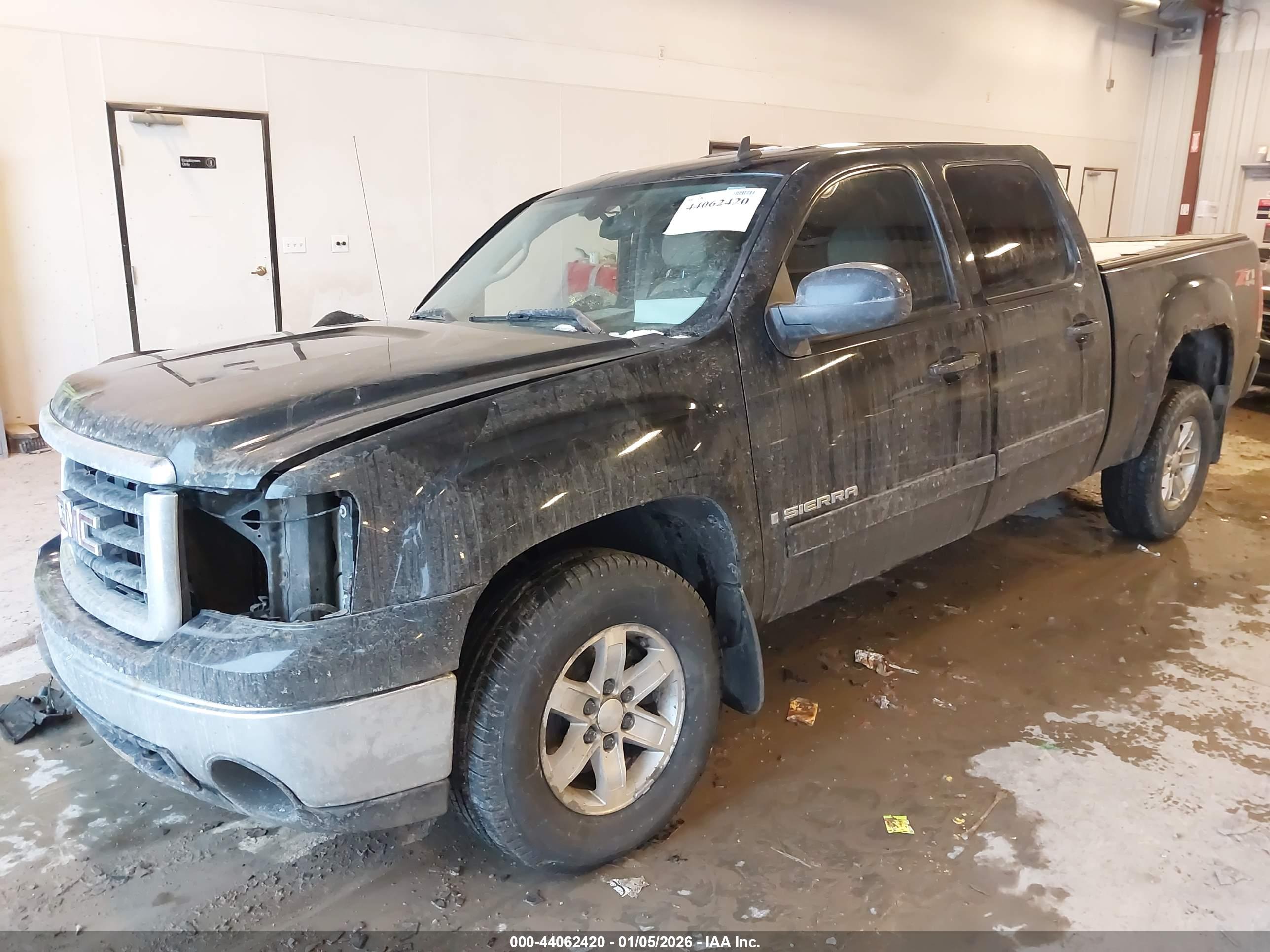 GMC SIERRA image 2