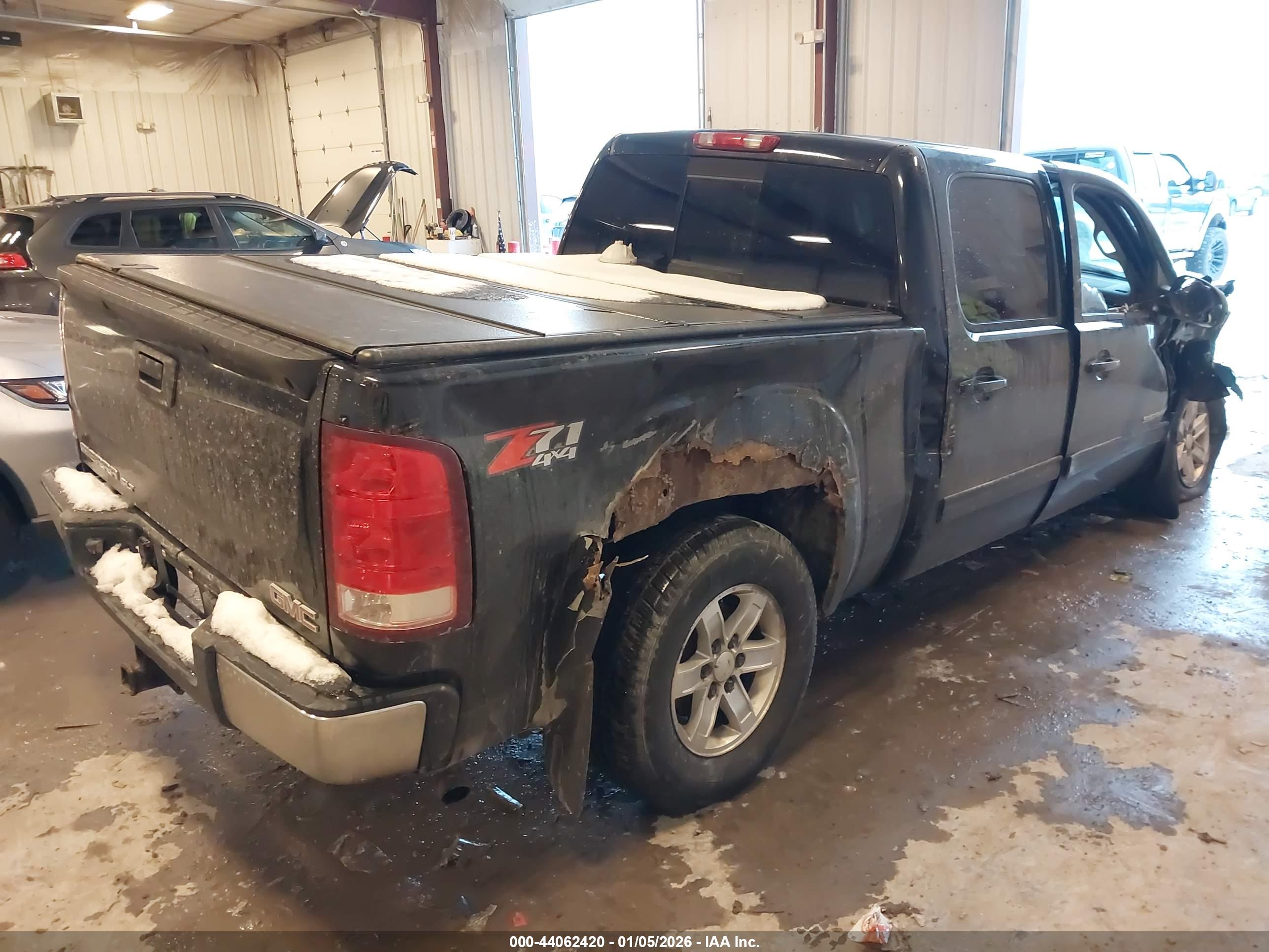 GMC SIERRA image 4