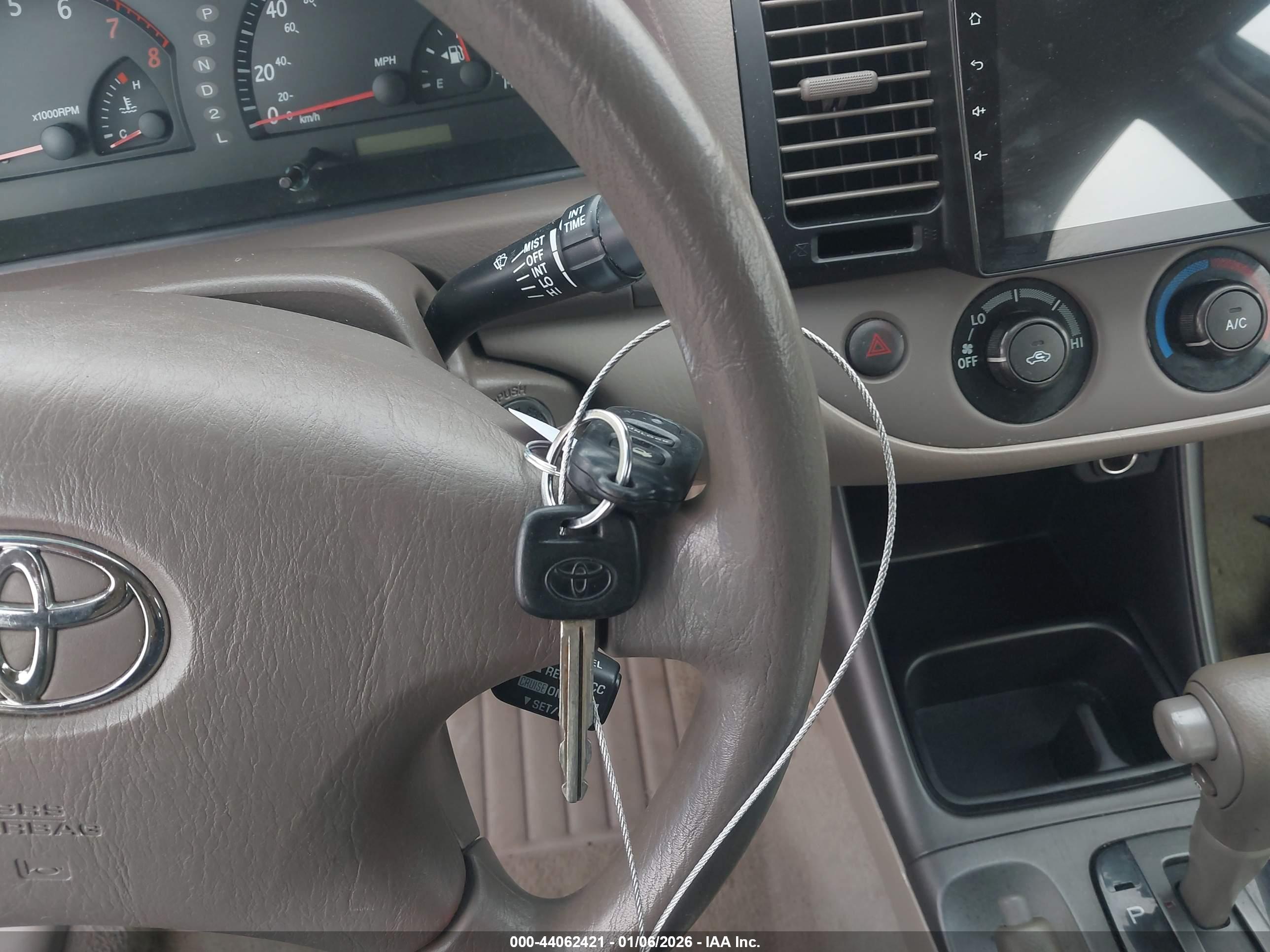 TOYOTA CAMRY image 11