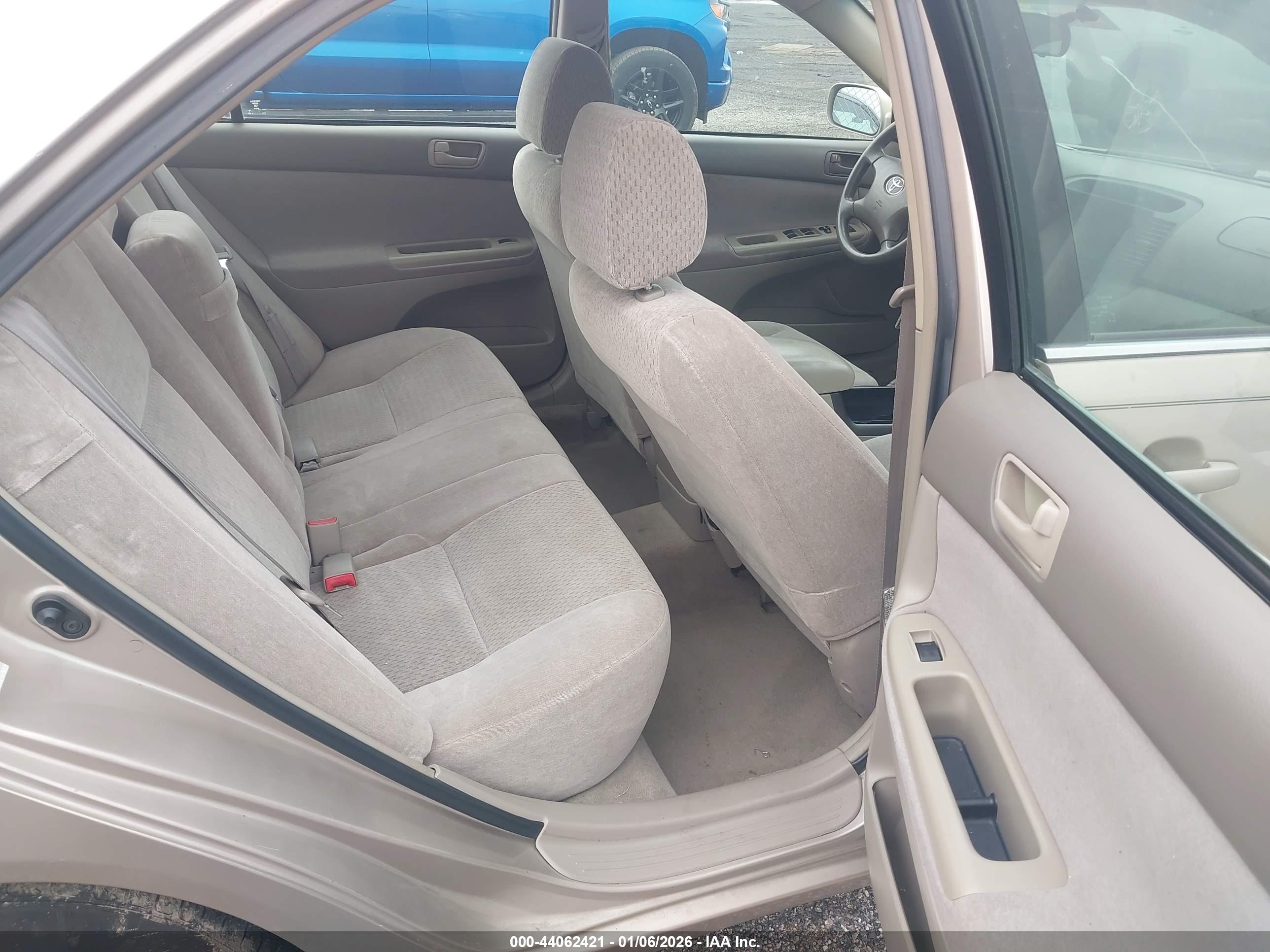 TOYOTA CAMRY image 8