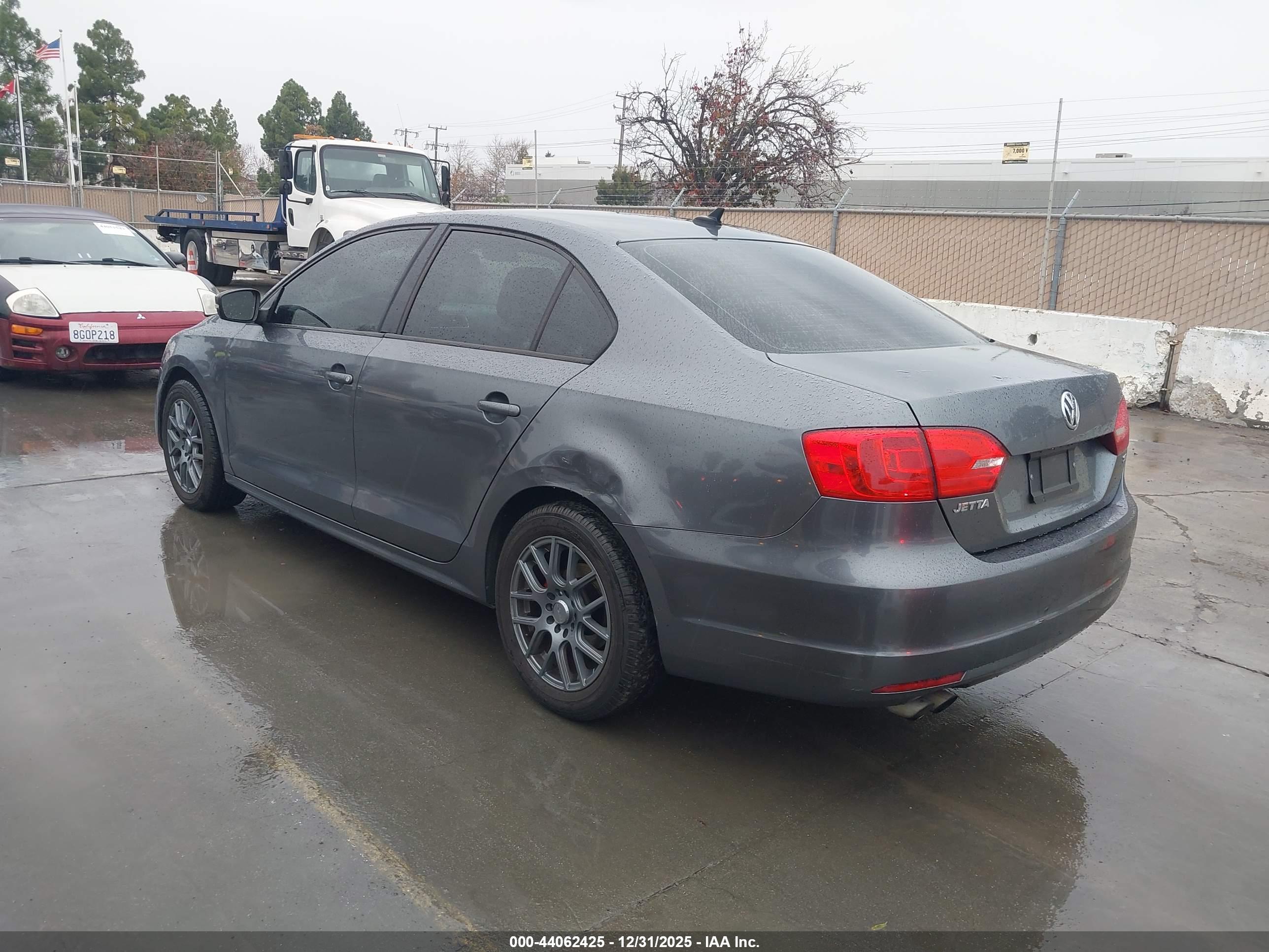 VOLKSWAGEN JETTA image 3