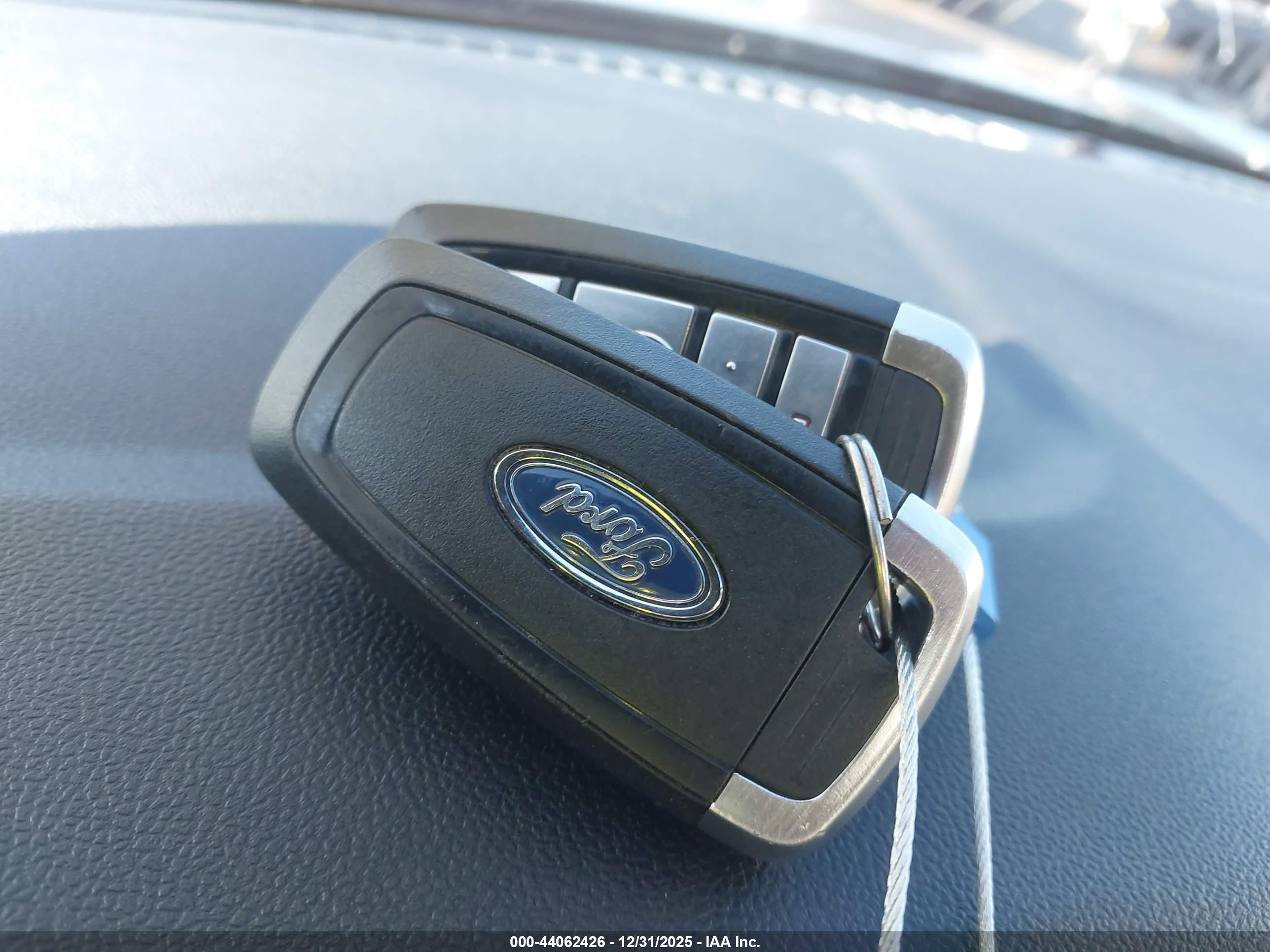 FORD ESCAPE image 11