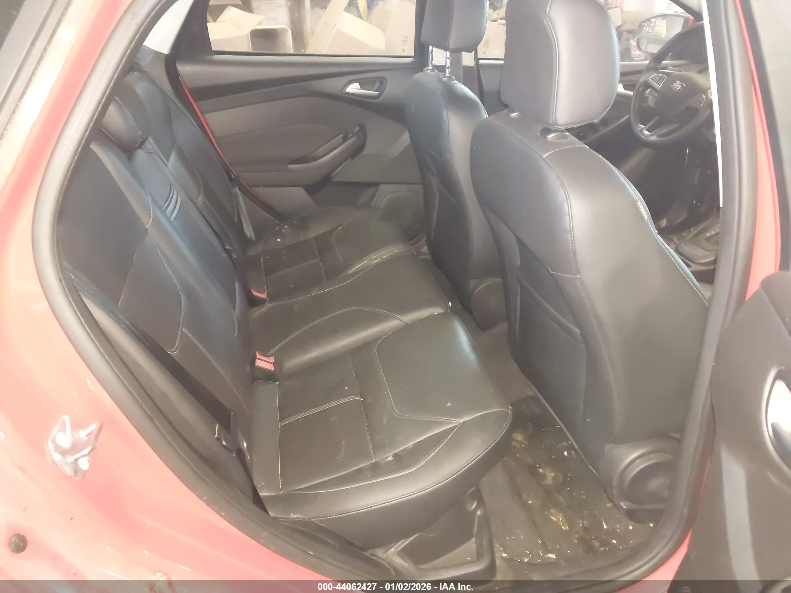 FORD FOCUS image 8