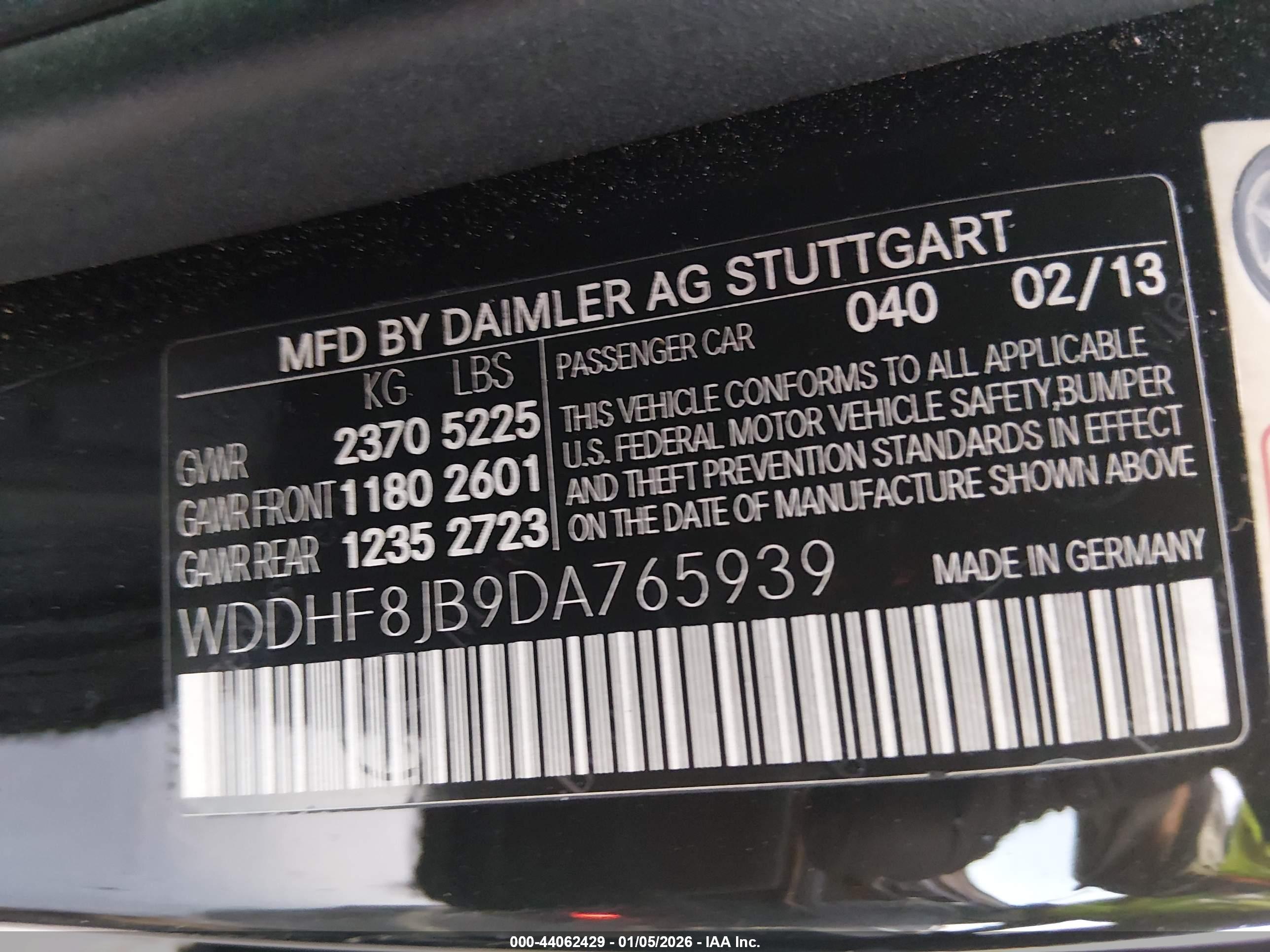 MERCEDES-BENZ E image 9