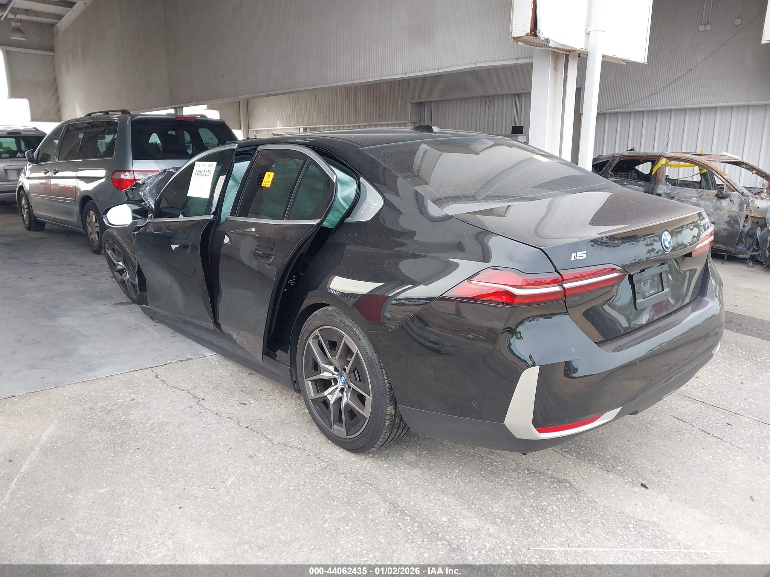 BMW I5 image 3