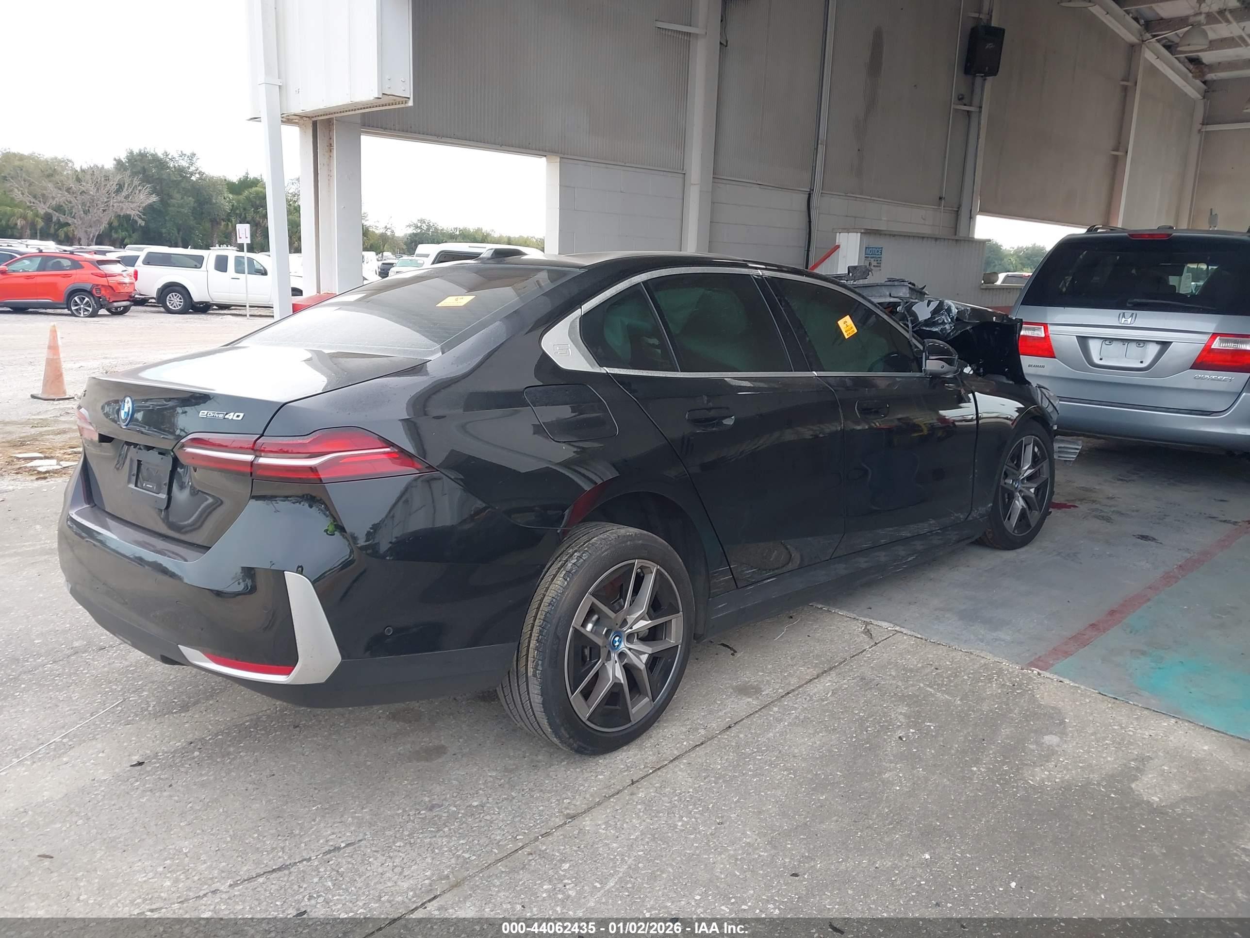 BMW I5 image 4