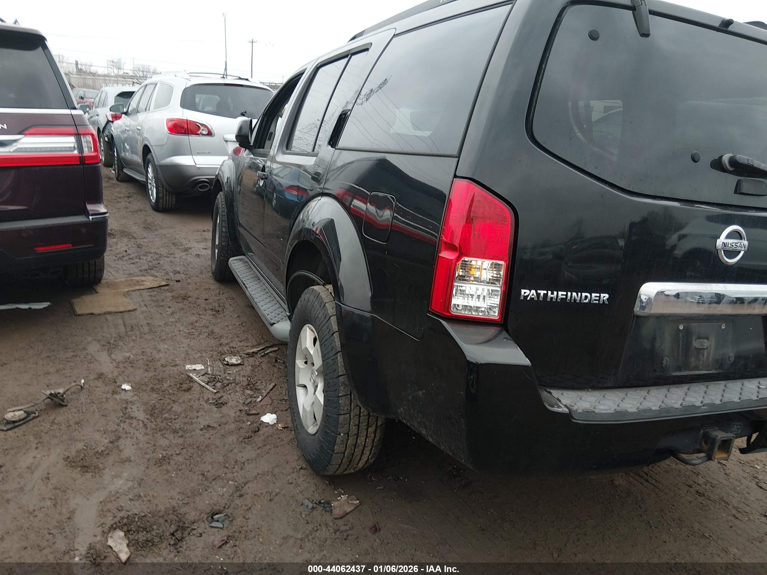 NISSAN PATHFINDER image 3