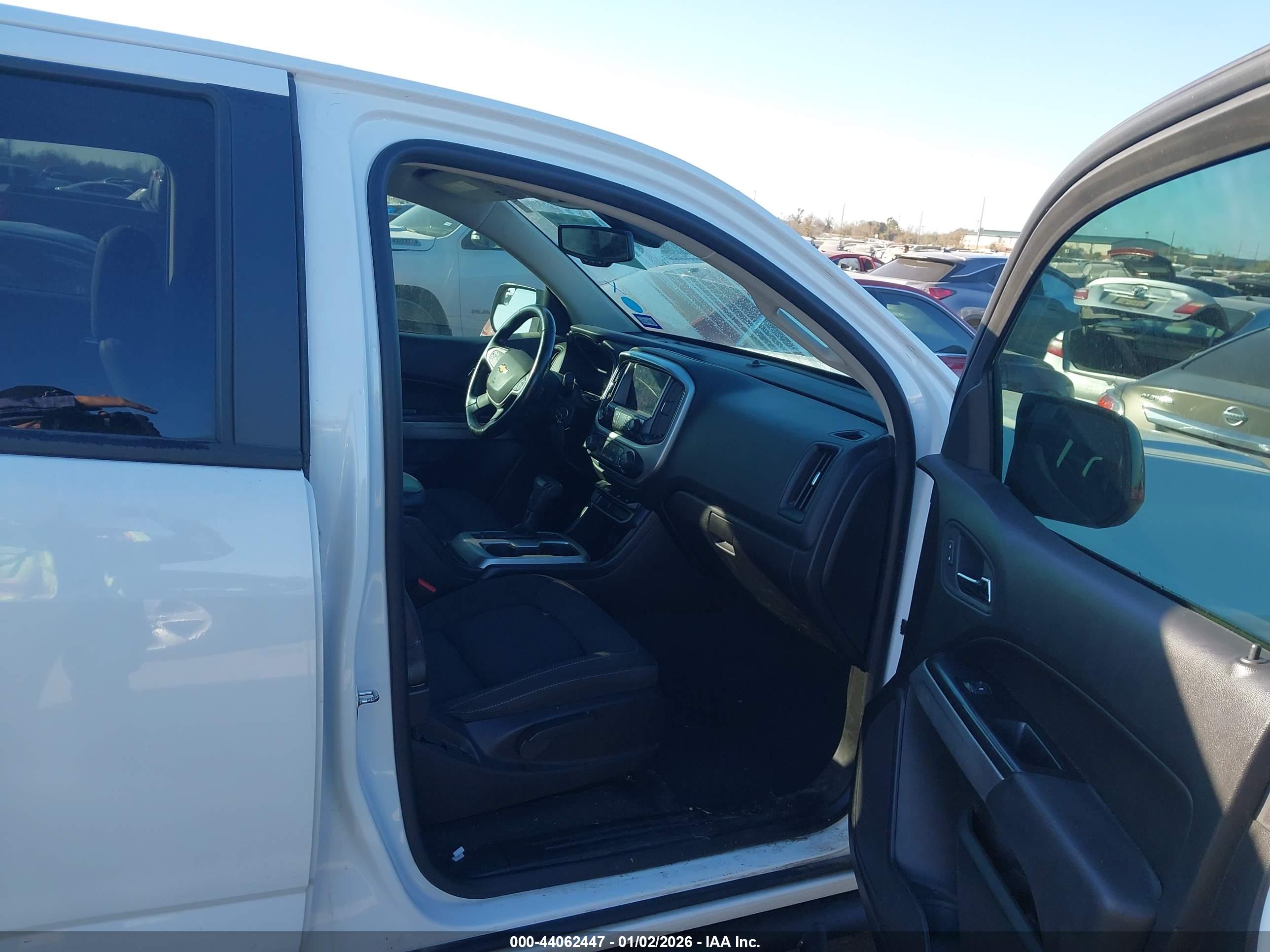 CHEVROLET COLORADO image 5