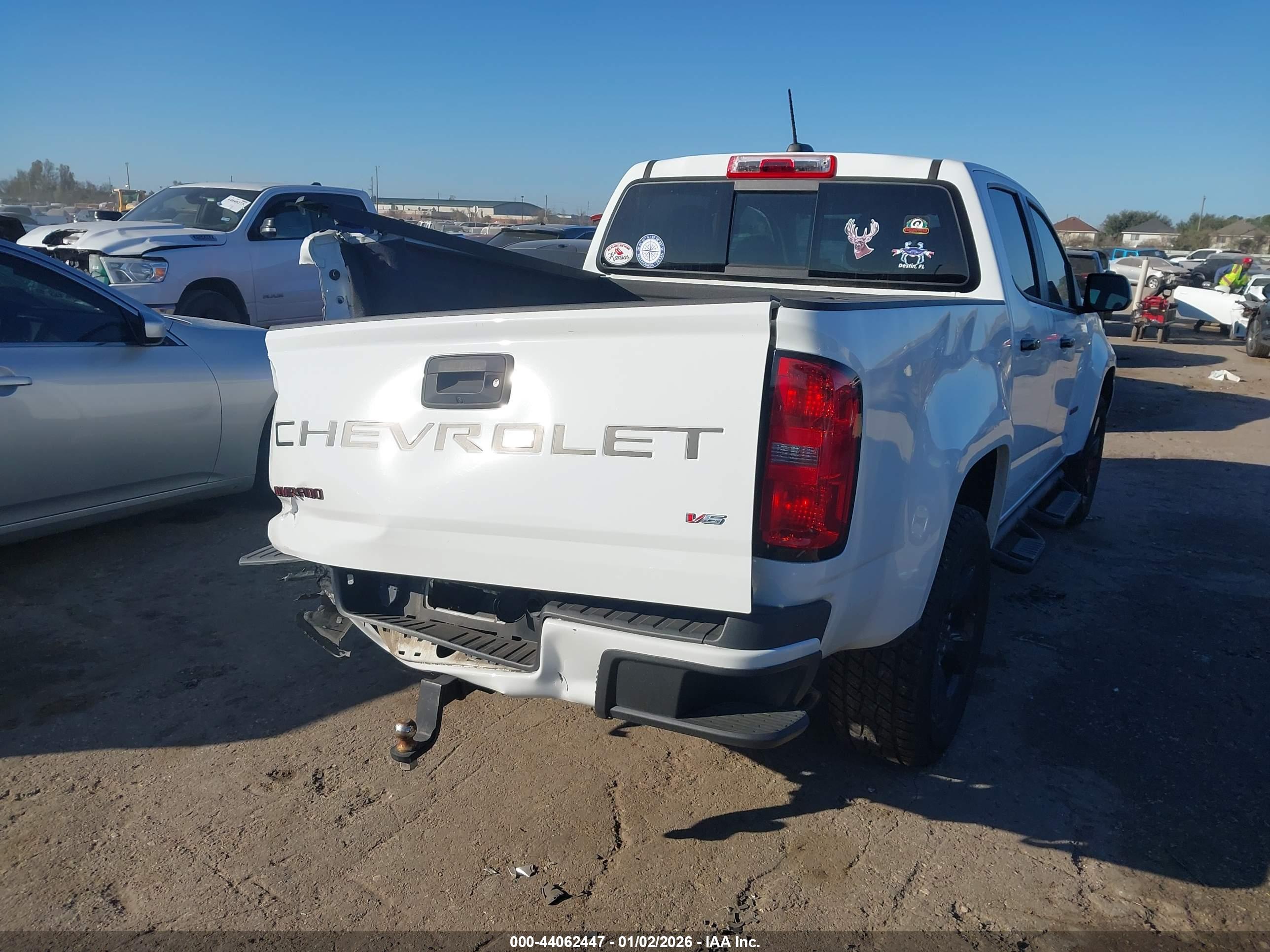 CHEVROLET COLORADO image 6
