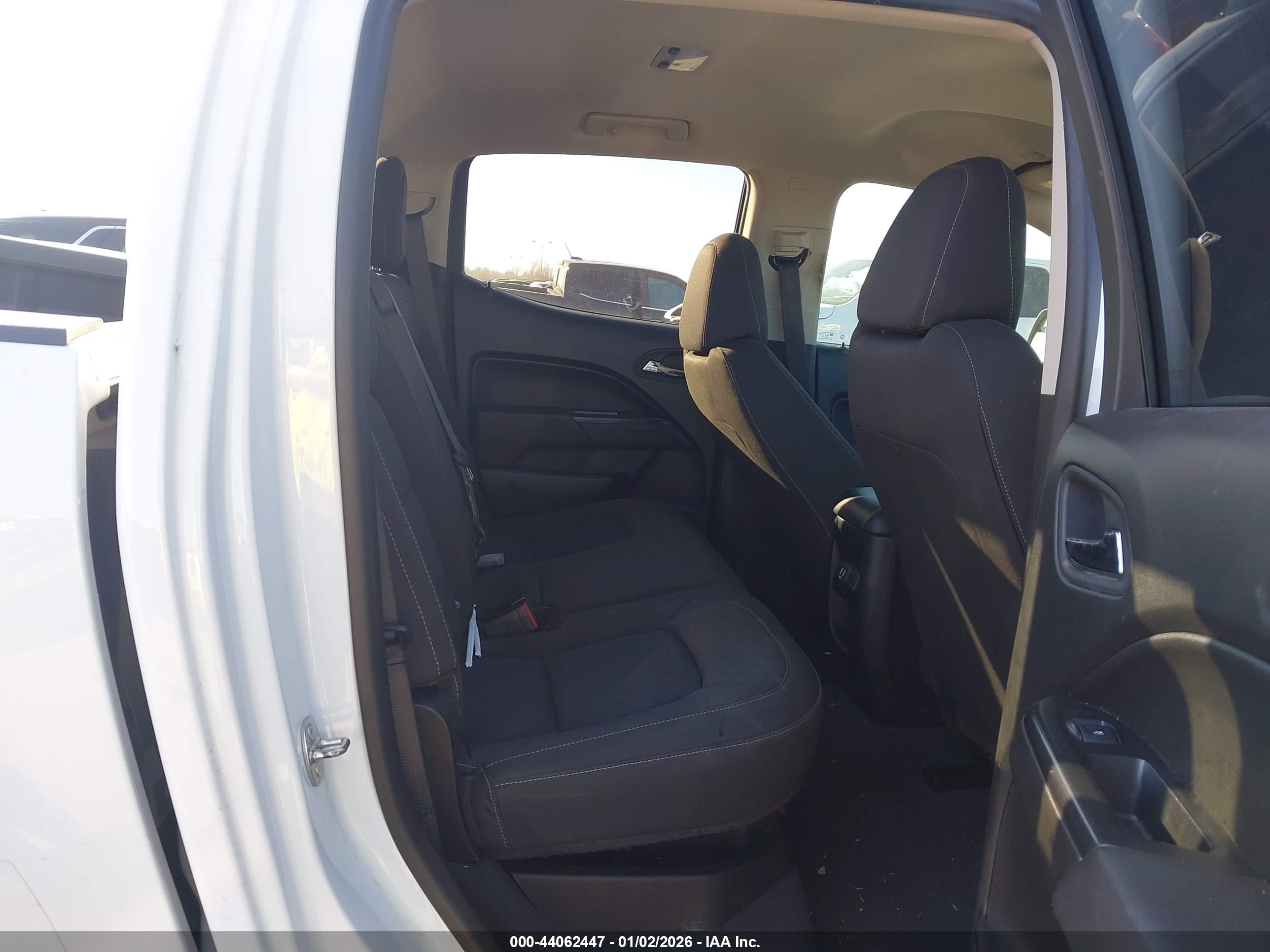 CHEVROLET COLORADO image 8