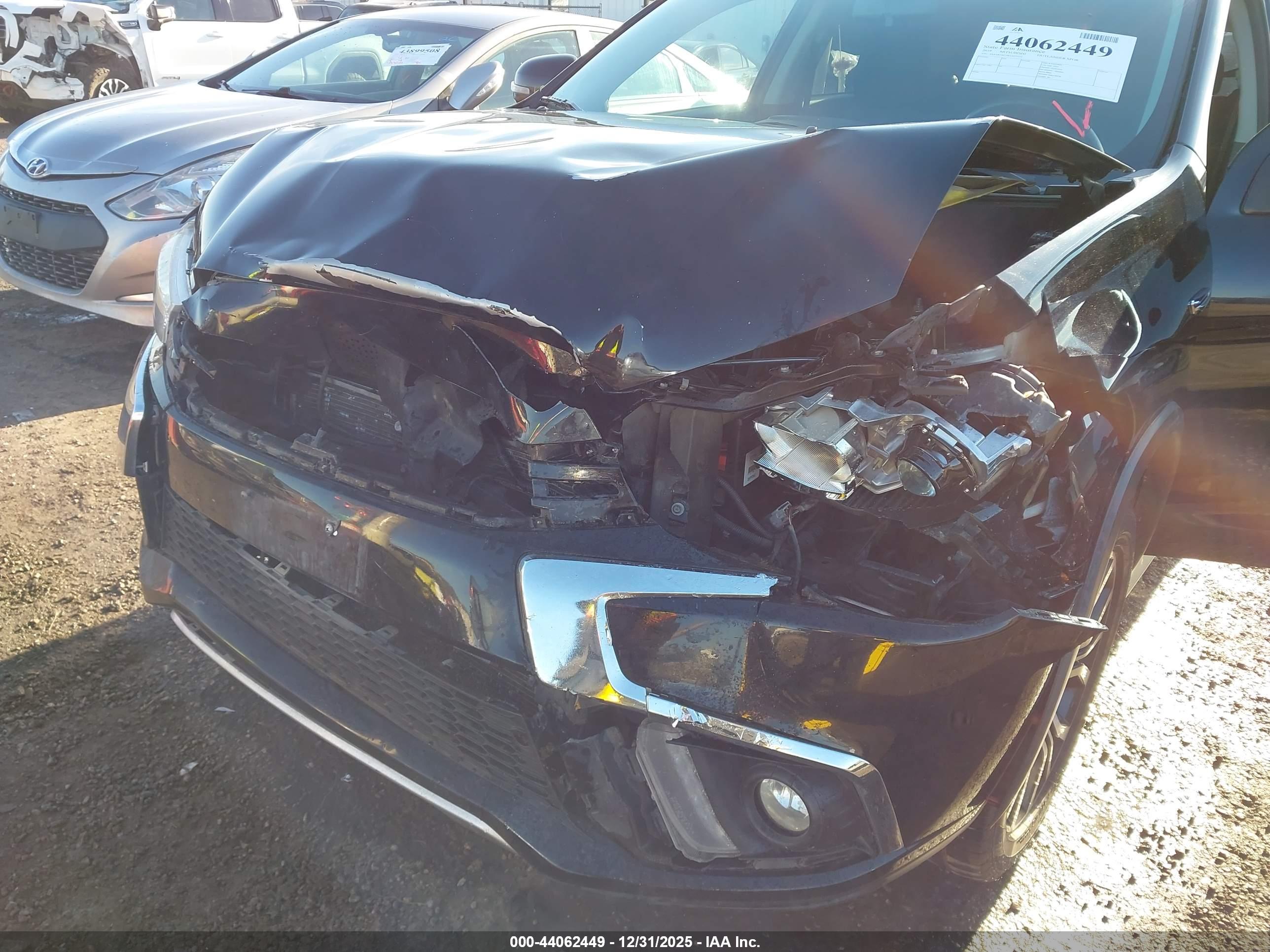 MITSUBISHI OUTLANDER image 6