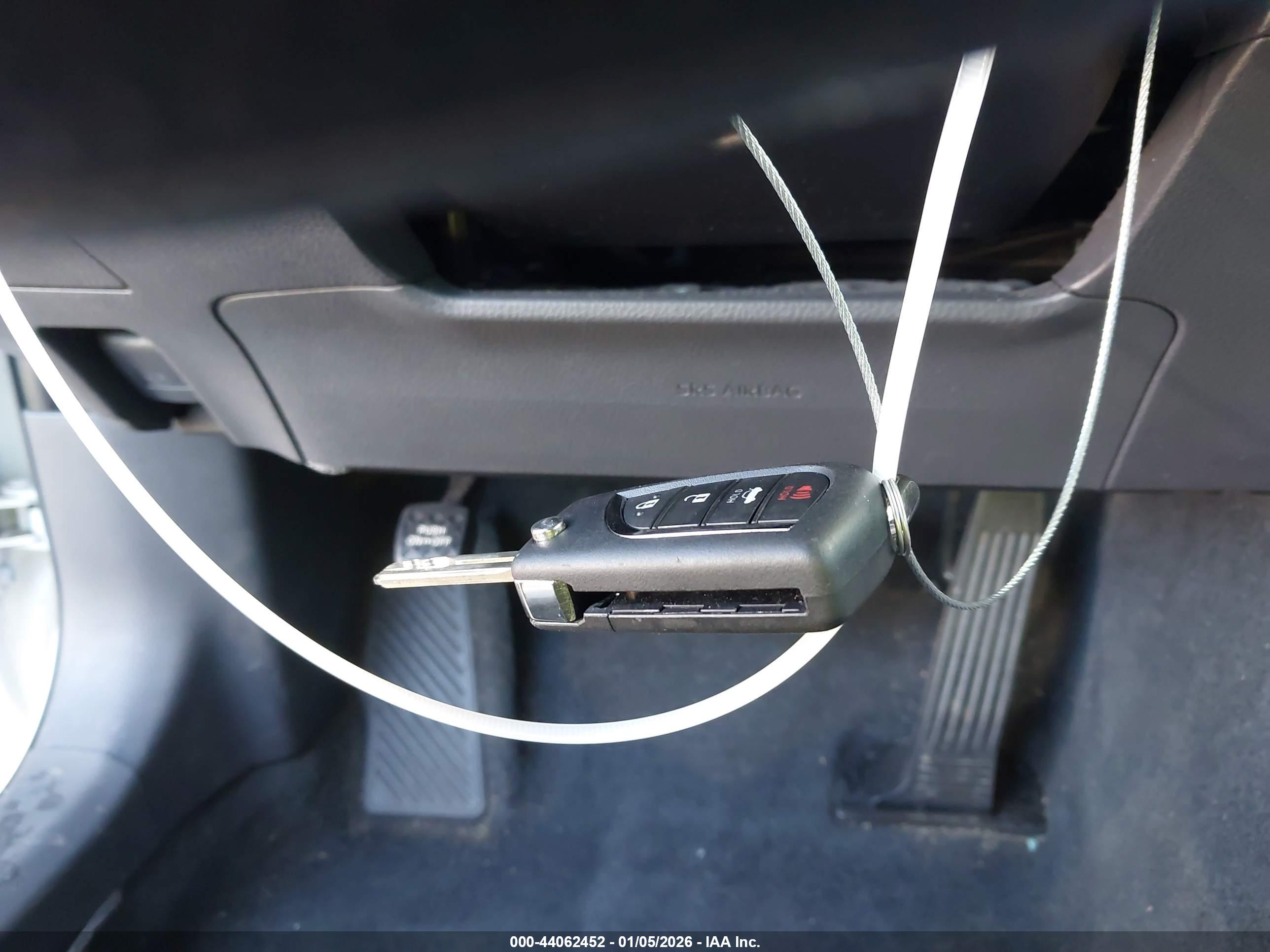 TOYOTA CAMRY image 11
