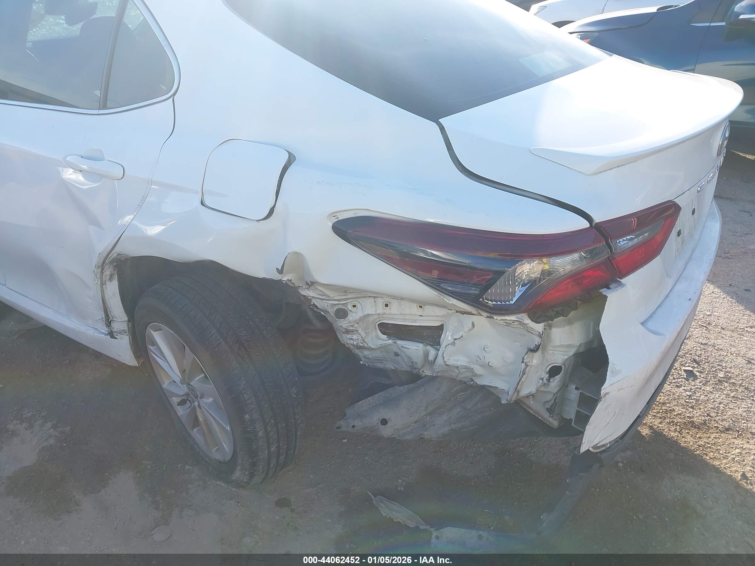 TOYOTA CAMRY image 6
