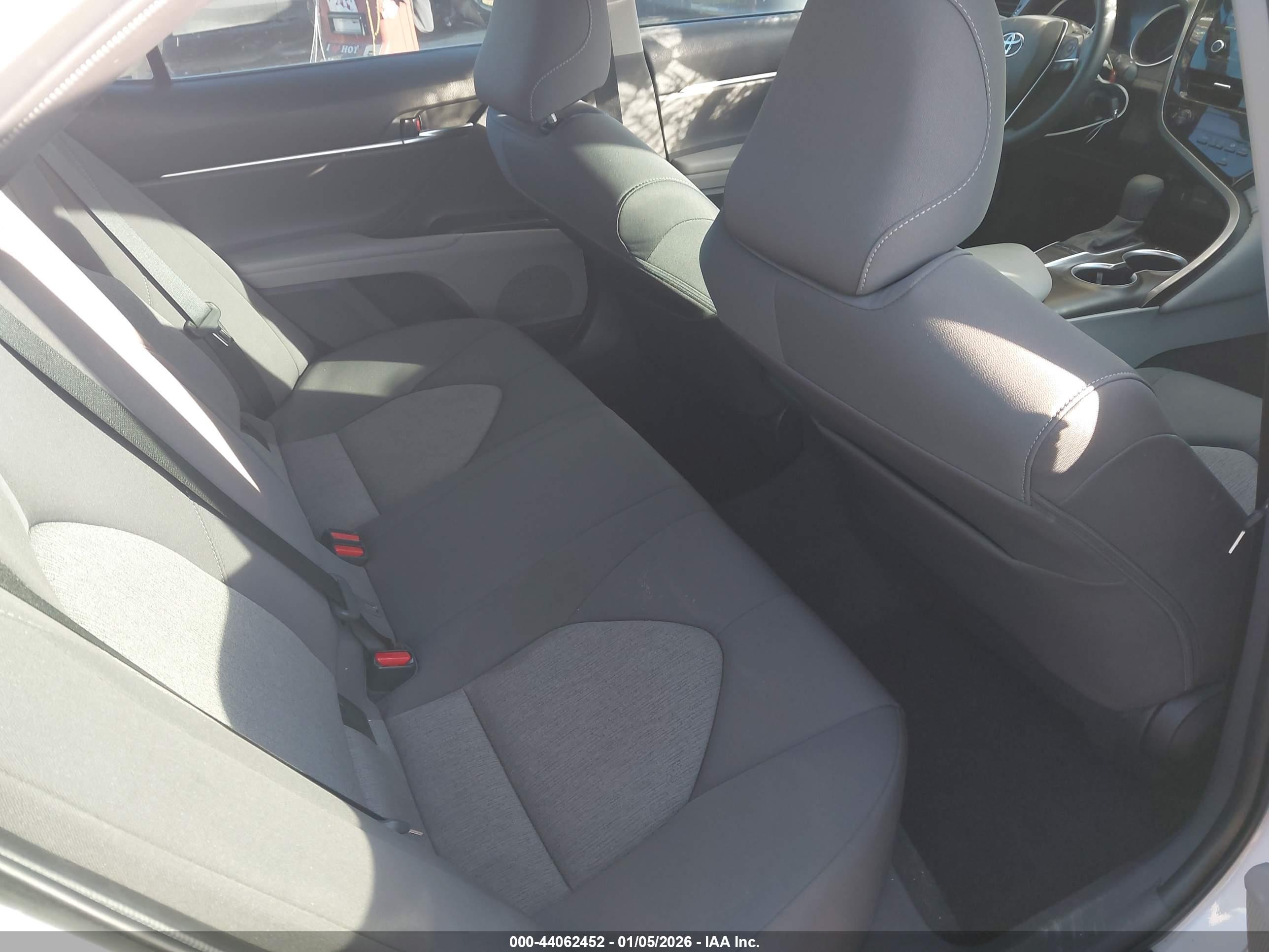 TOYOTA CAMRY image 8