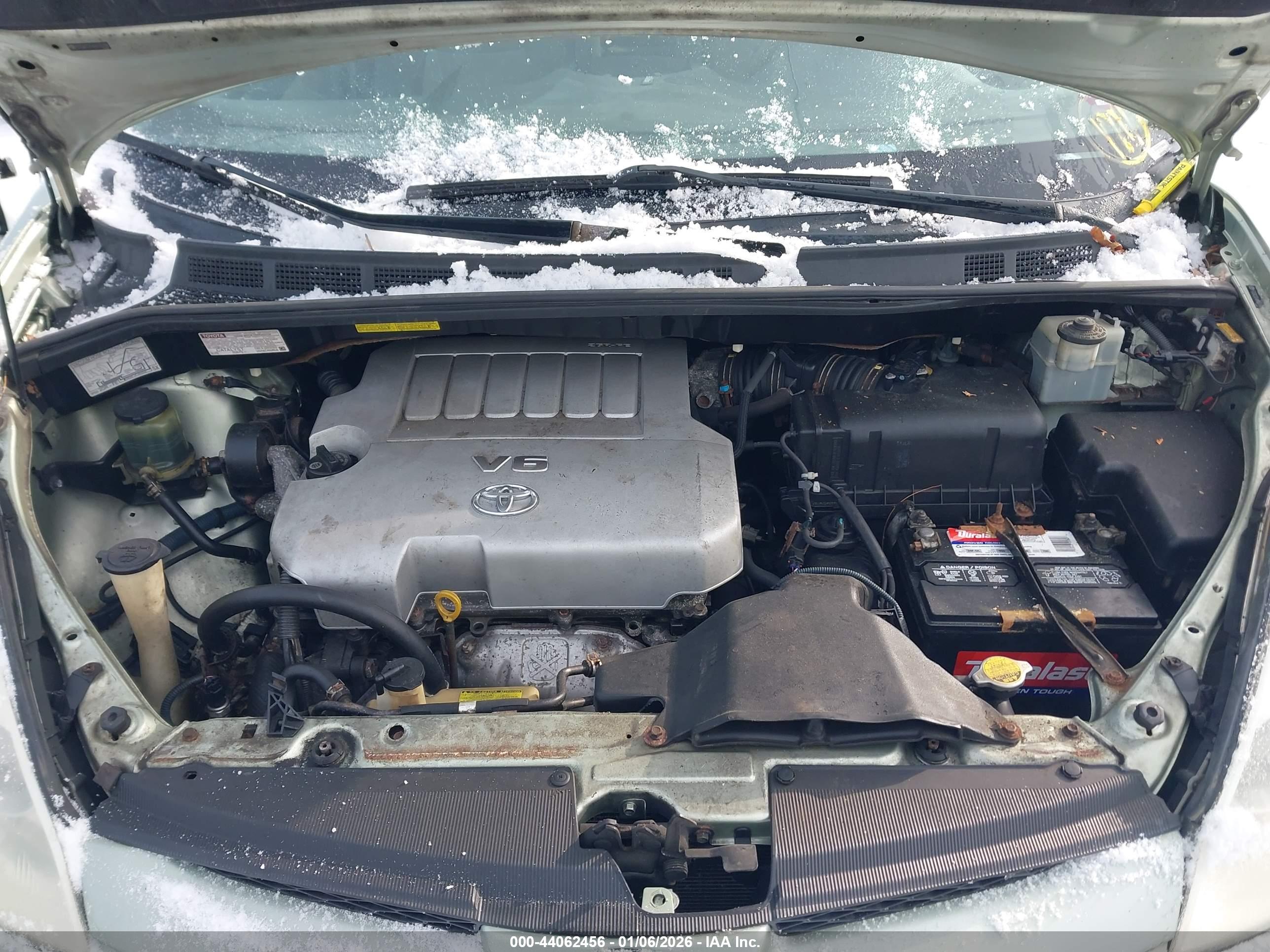 TOYOTA SIENNA image 10