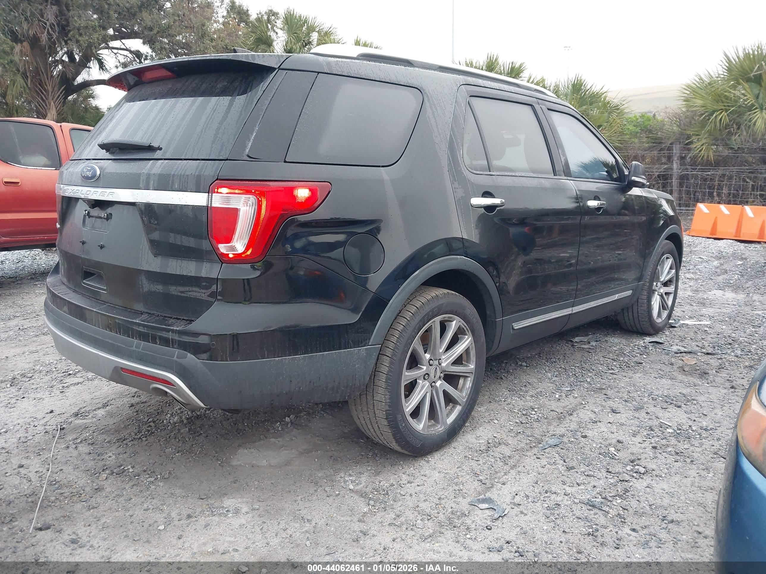 FORD EXPLORER image 4