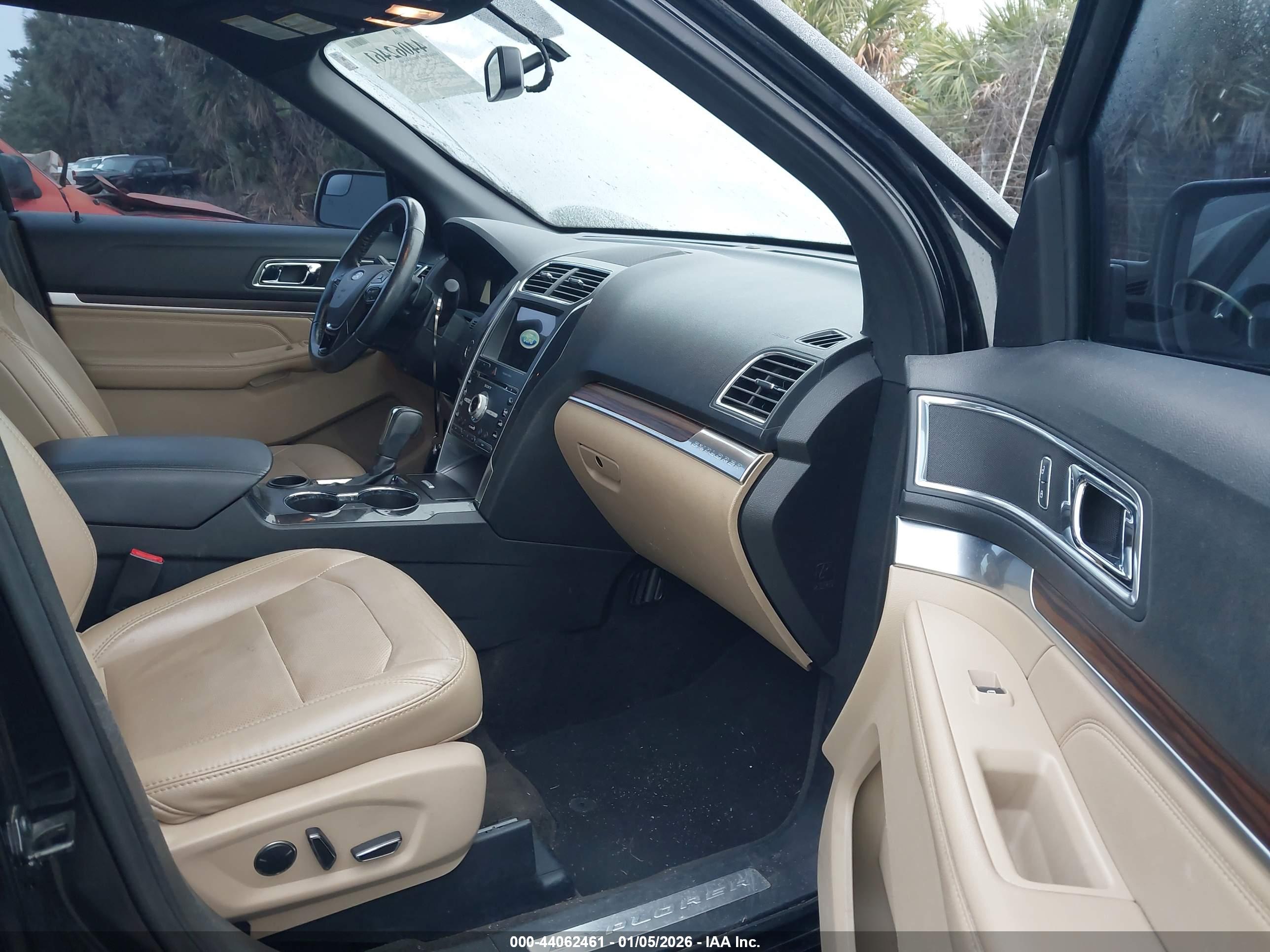 FORD EXPLORER image 5