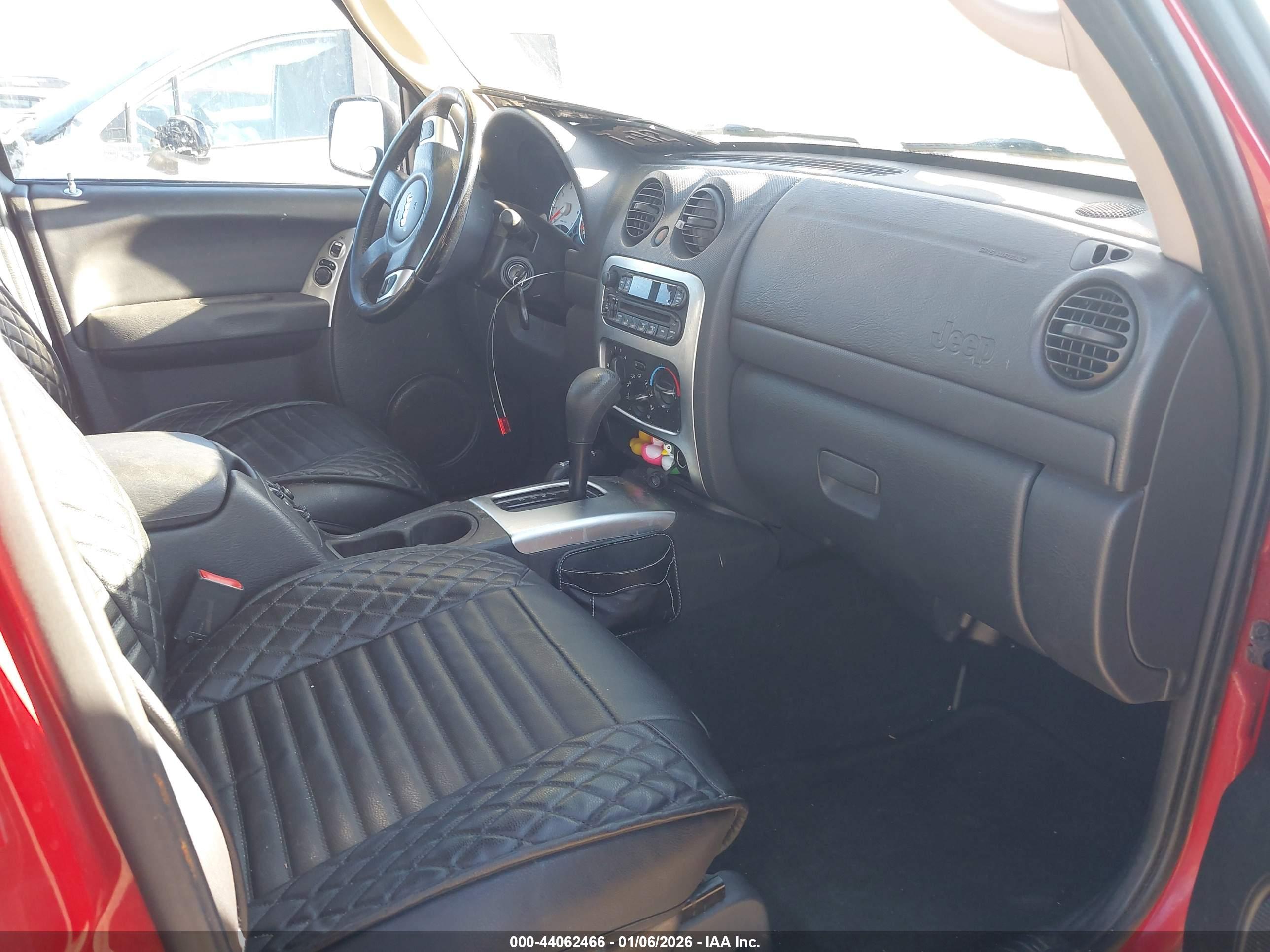 JEEP LIBERTY image 5