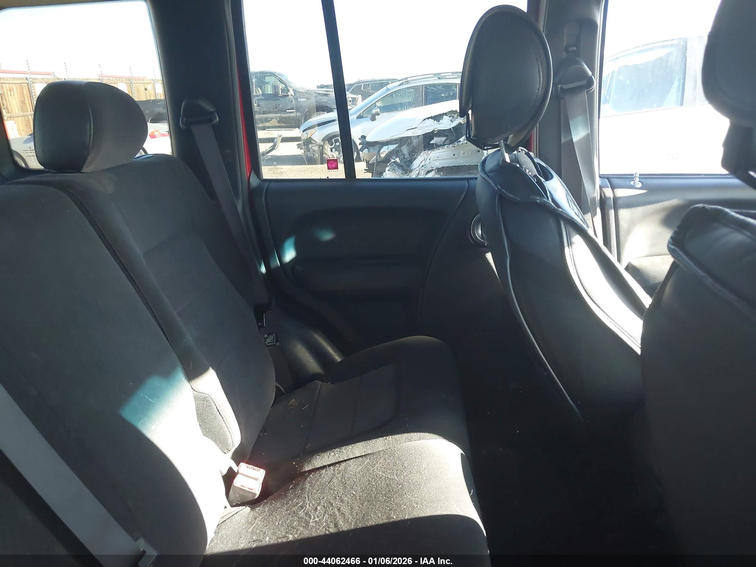 JEEP LIBERTY image 8