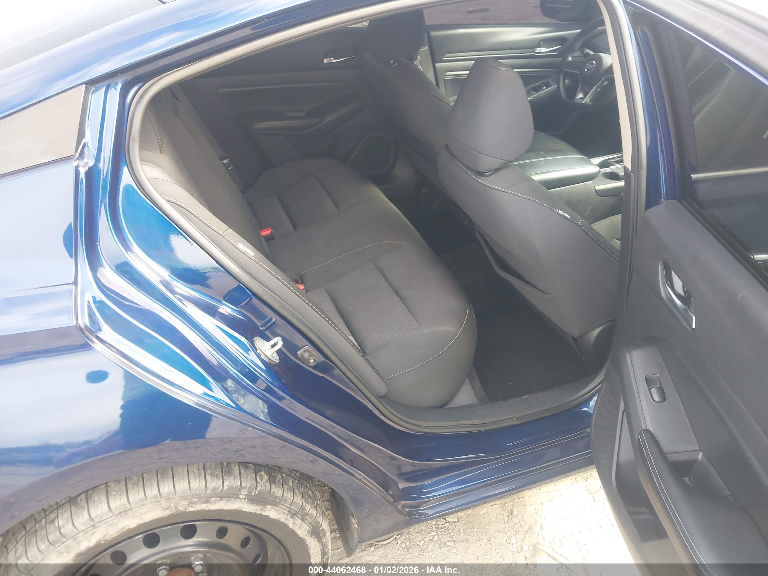 NISSAN ALTIMA image 8