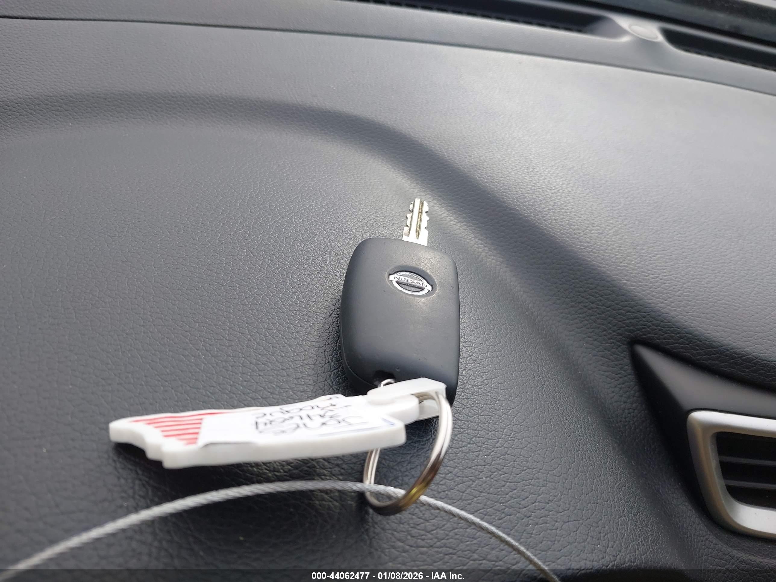 NISSAN ROGUE image 11