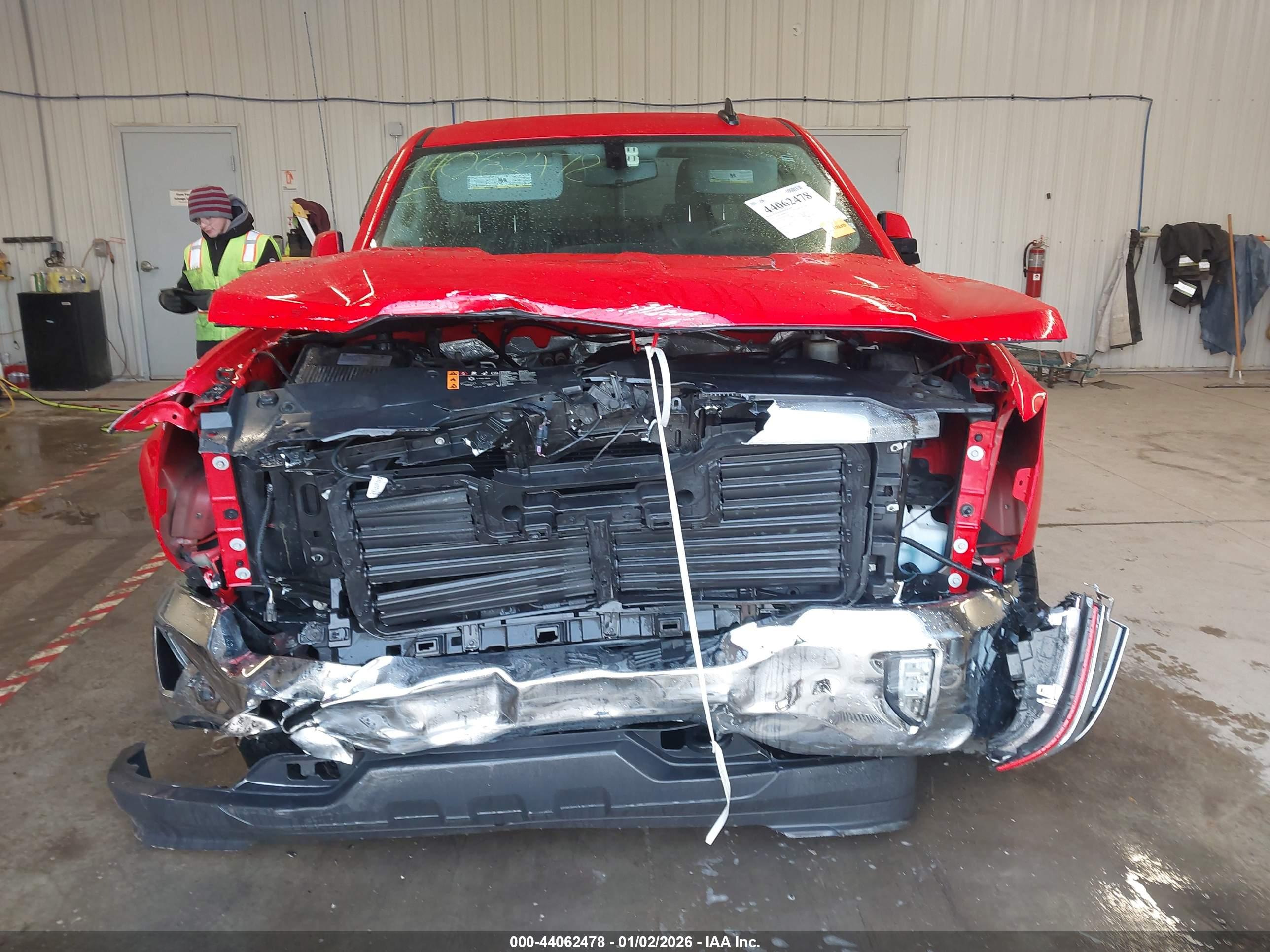 CHEVROLET SILVERADO image 6